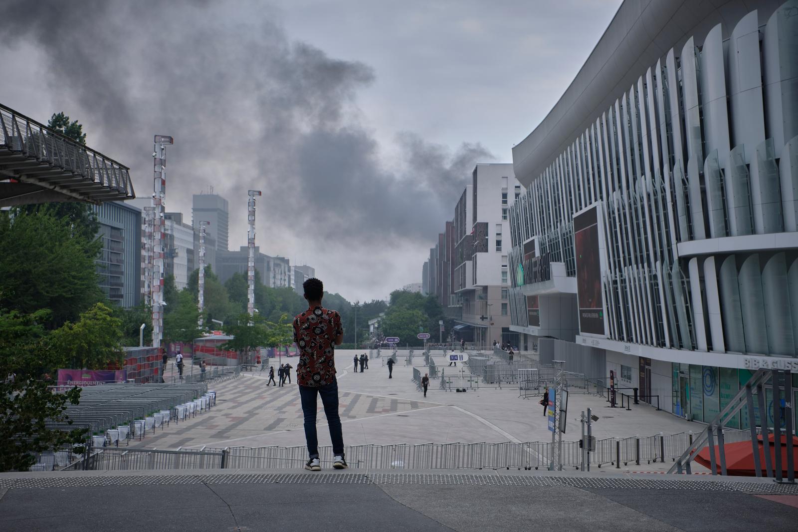 Fires rage in Nanterre after march for justice | Buy this image