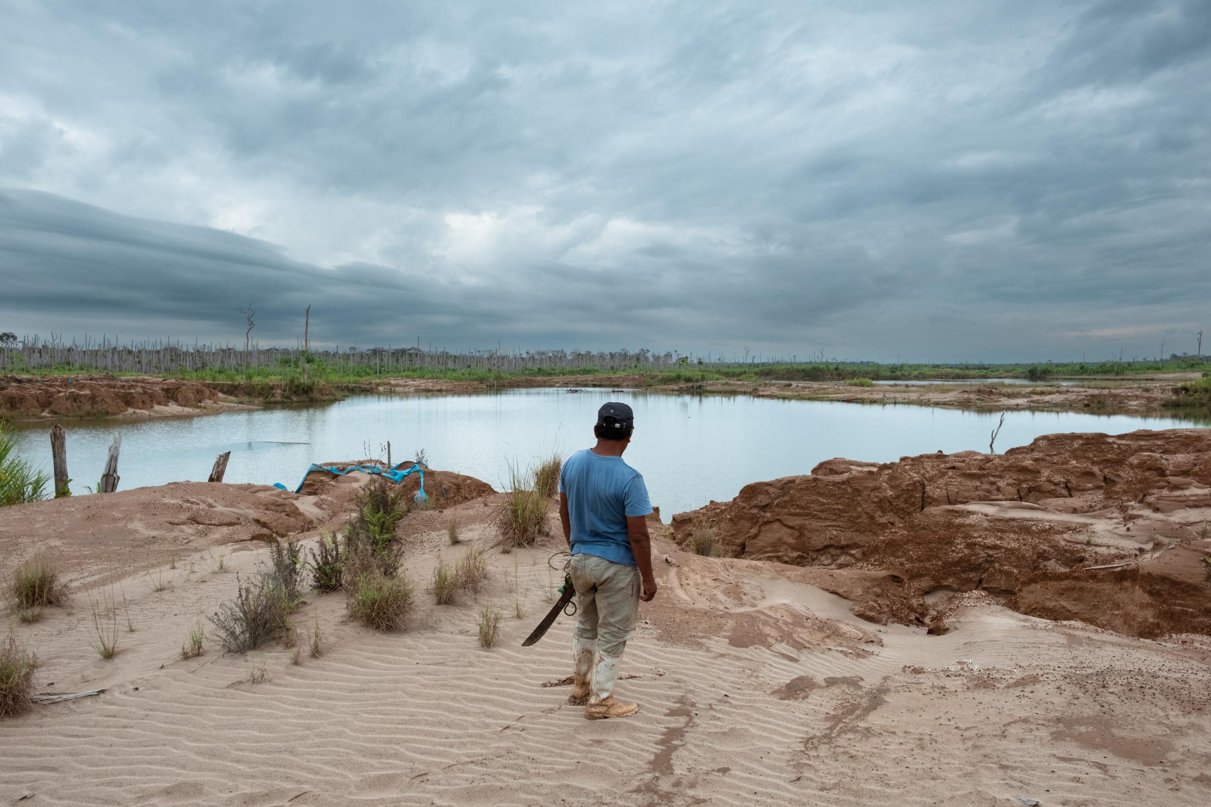 Illegal Gold Mining in La Pampa - "In La Pampa we know that there is still gold...