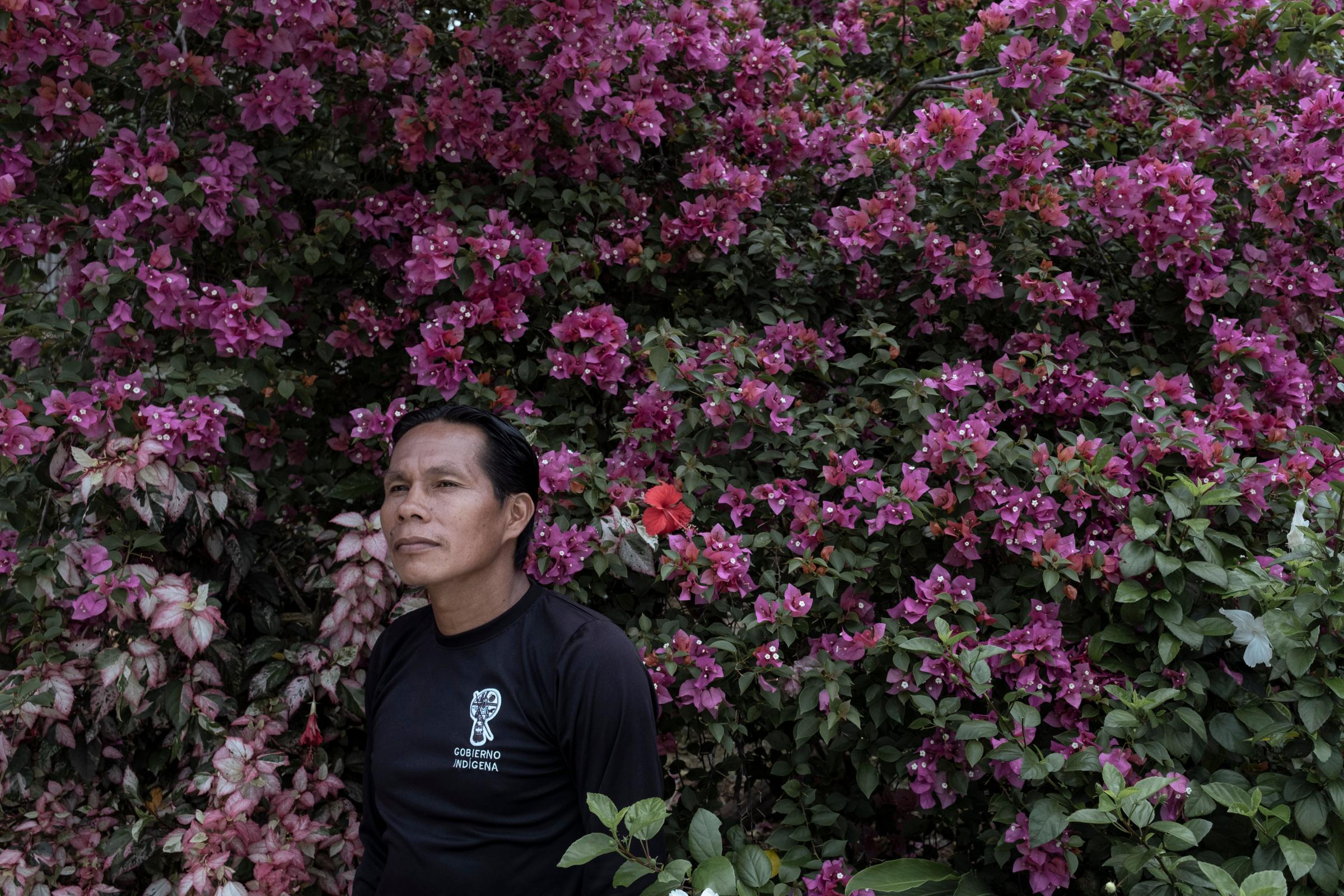 Omacha, the Pink Dolphin - Portrait of Mamerto Vasquez, social and environmental...