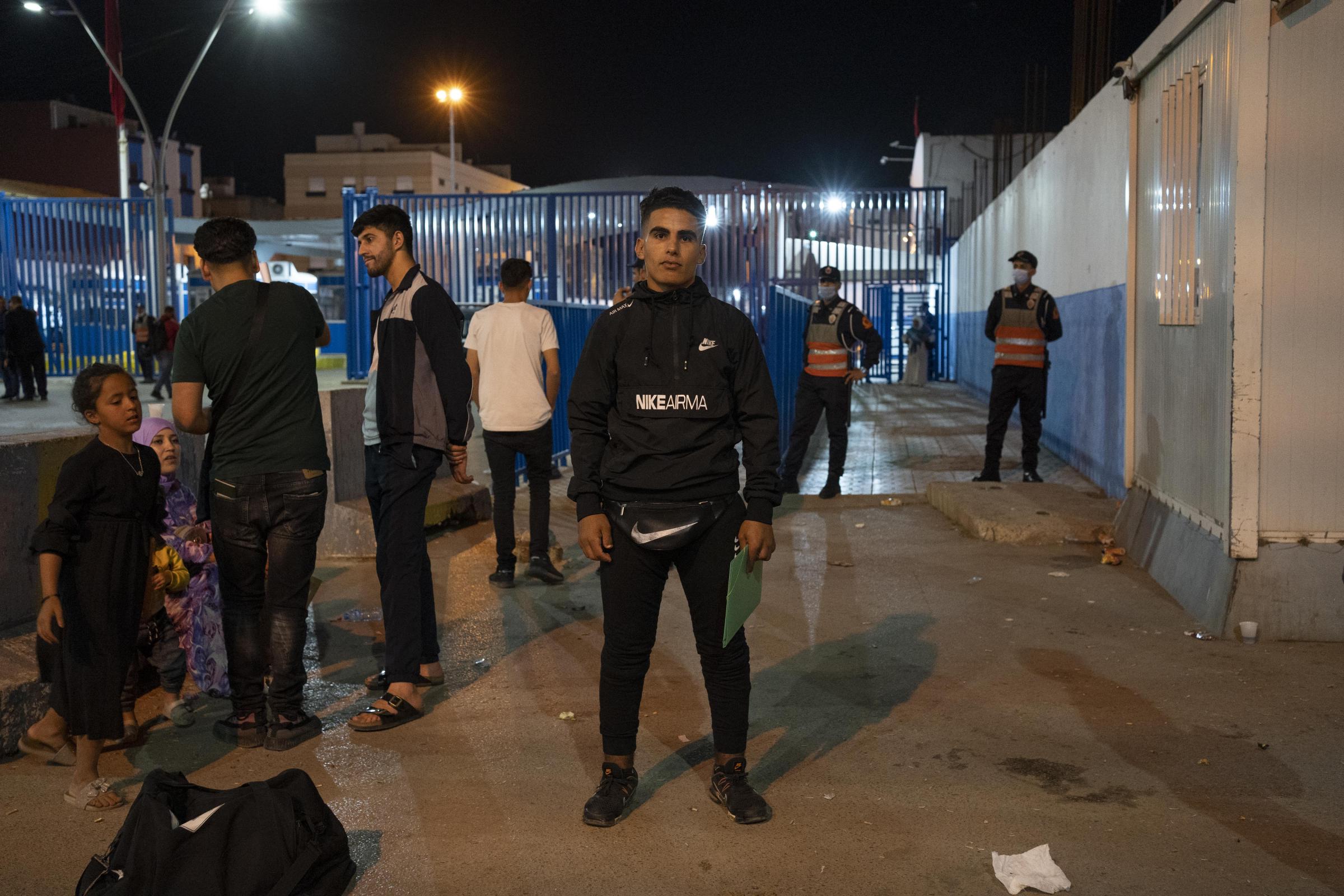 Reopening of borders between Spain and Morocco - Mohamed Jabir, 20 años, ha intentado cruzar desde...