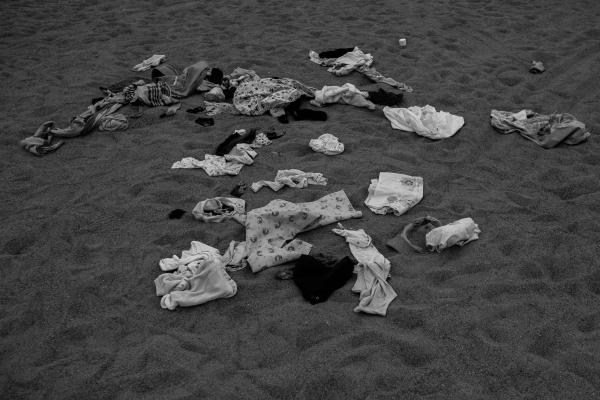 Image from Vestiges - Clothes abandoned in the desert in order to cross the...