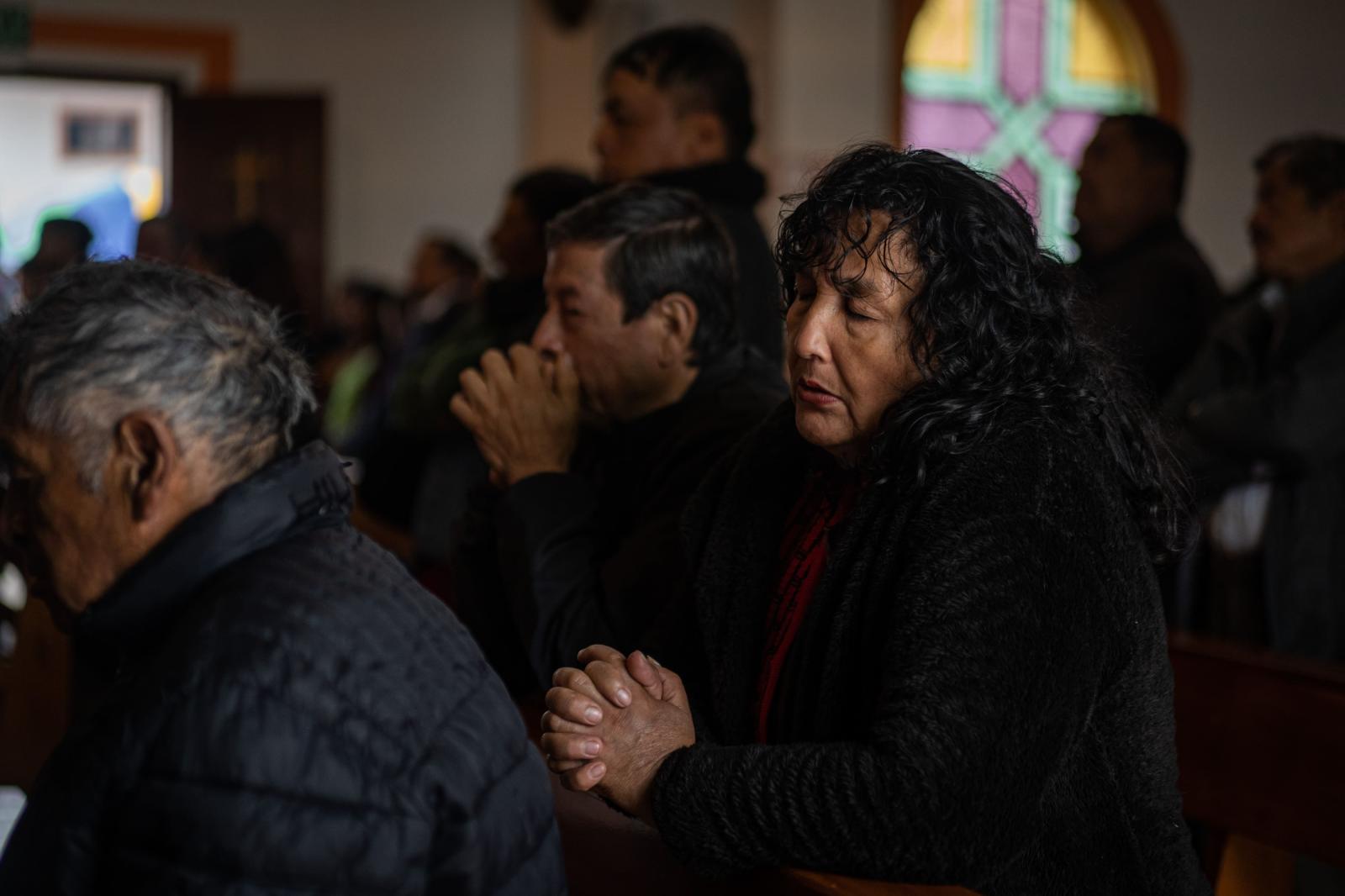 Pilgrims flock to church in Ecuador to ask ‘Christ of Migrants’ for protection of relatives in migration journeys to US - 