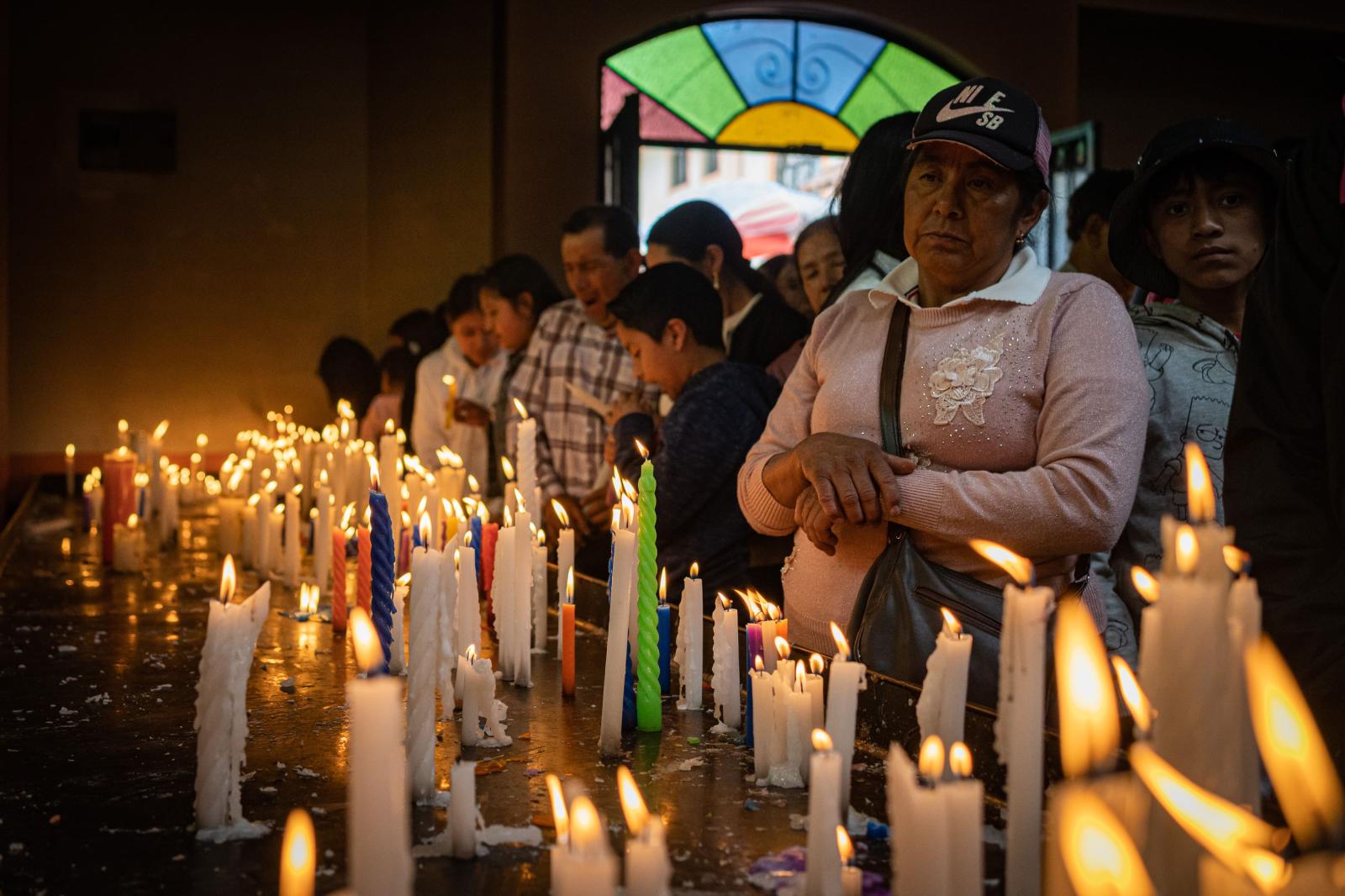 Pilgrims flock to church in Ecuador to ask ‘Christ of Migrants’ for protection of relatives in migration journeys to US - 