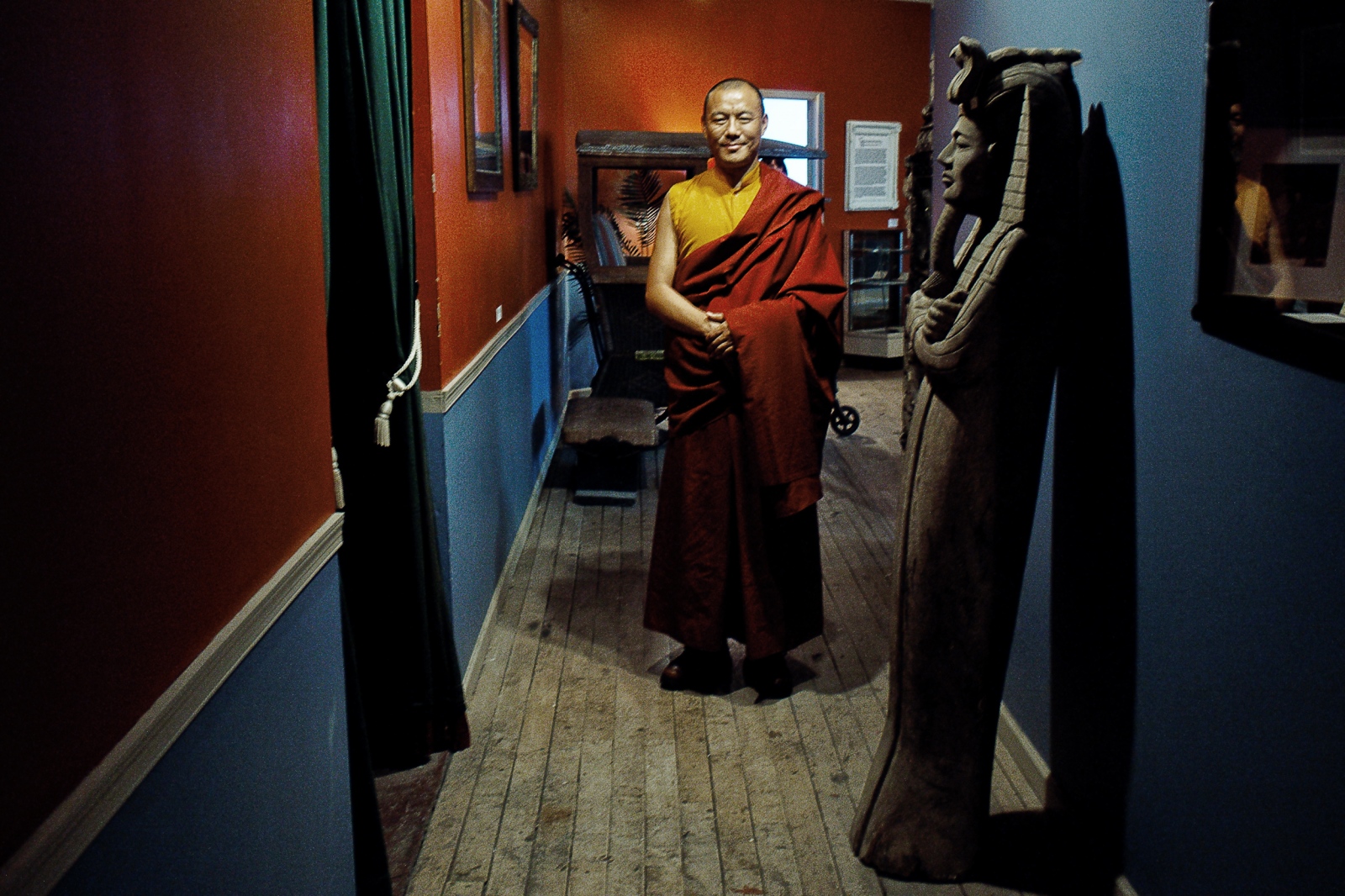 Art and Documentary Photography - Loading curiousPeoples2012_05.jpg