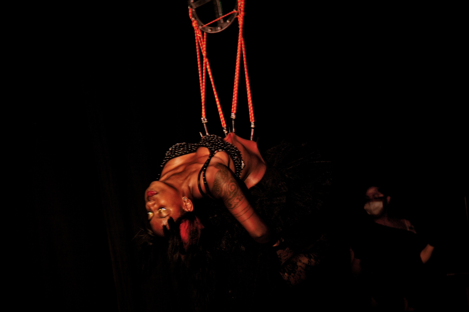 Art and Documentary Photography - Loading curiousPeoples2012_20.jpg