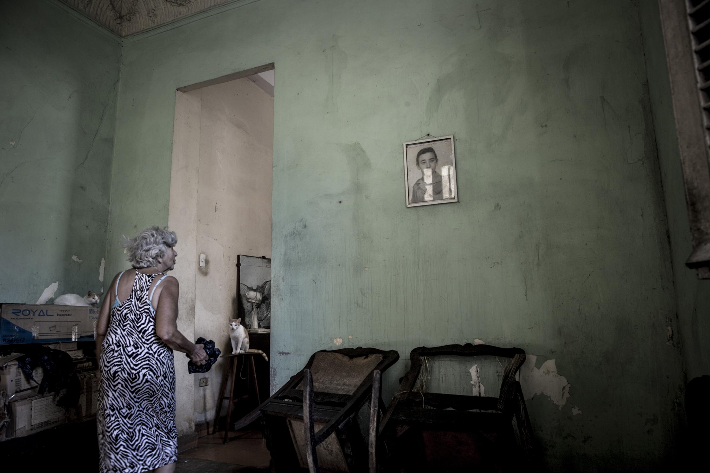 Cuba: Amor del Bueno - (Sonia va narrando cómo murió su esposo, lo...