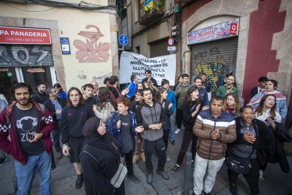 Daily Evictions in Barcelona: A Struggle for Survival -   