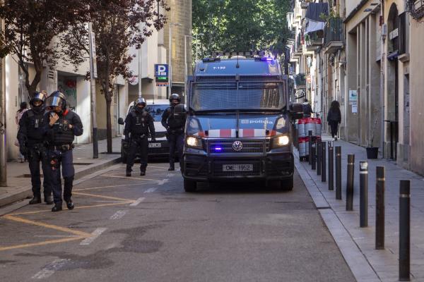 Daily Evictions in Barcelona: A Struggle for Survival -   