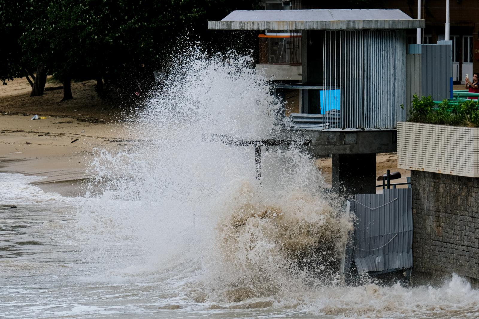Typhoon Talim hits Hong Kong | Buy this image