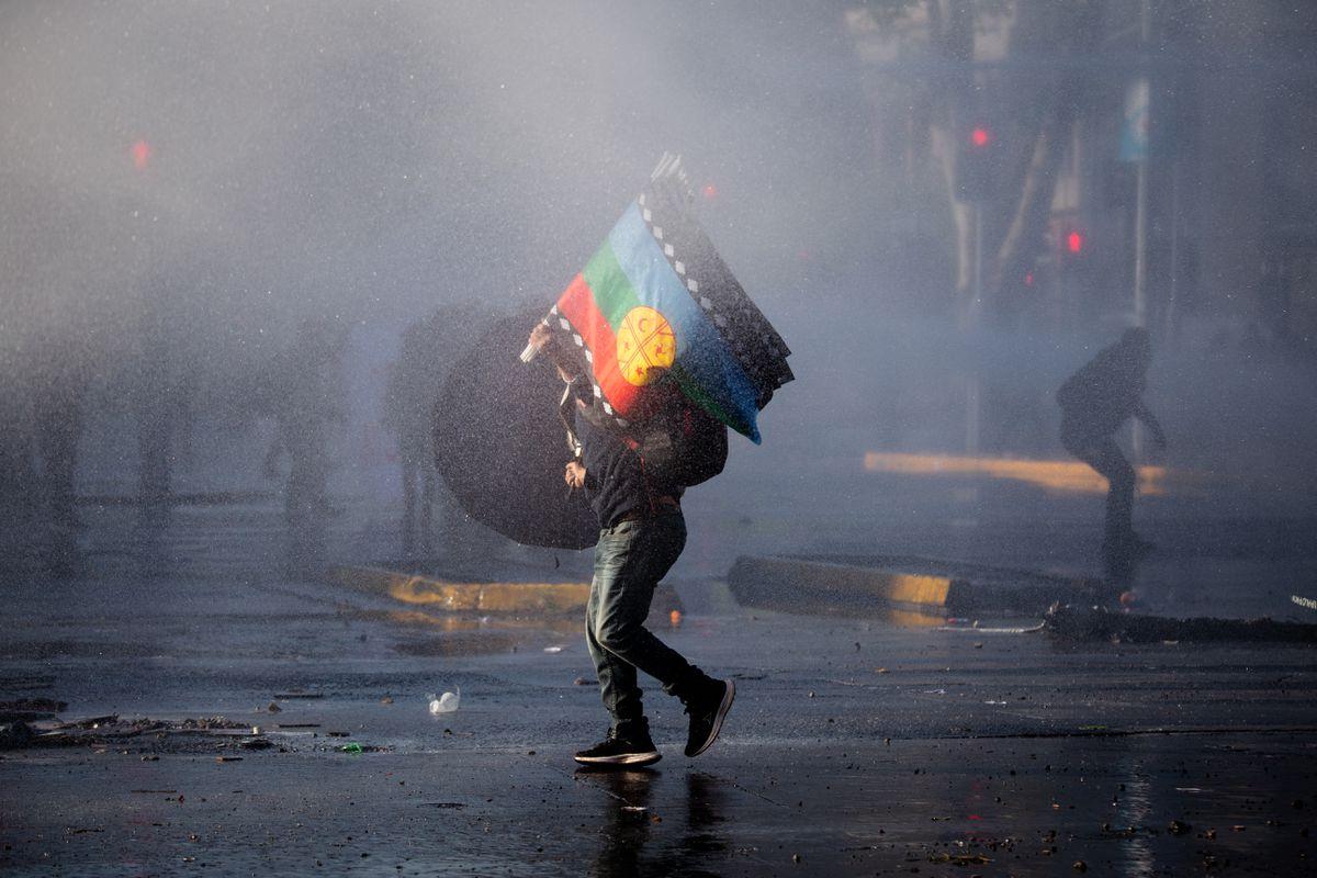 Las protestas por el tercer aniversario del estallido social chileno, en imágenes