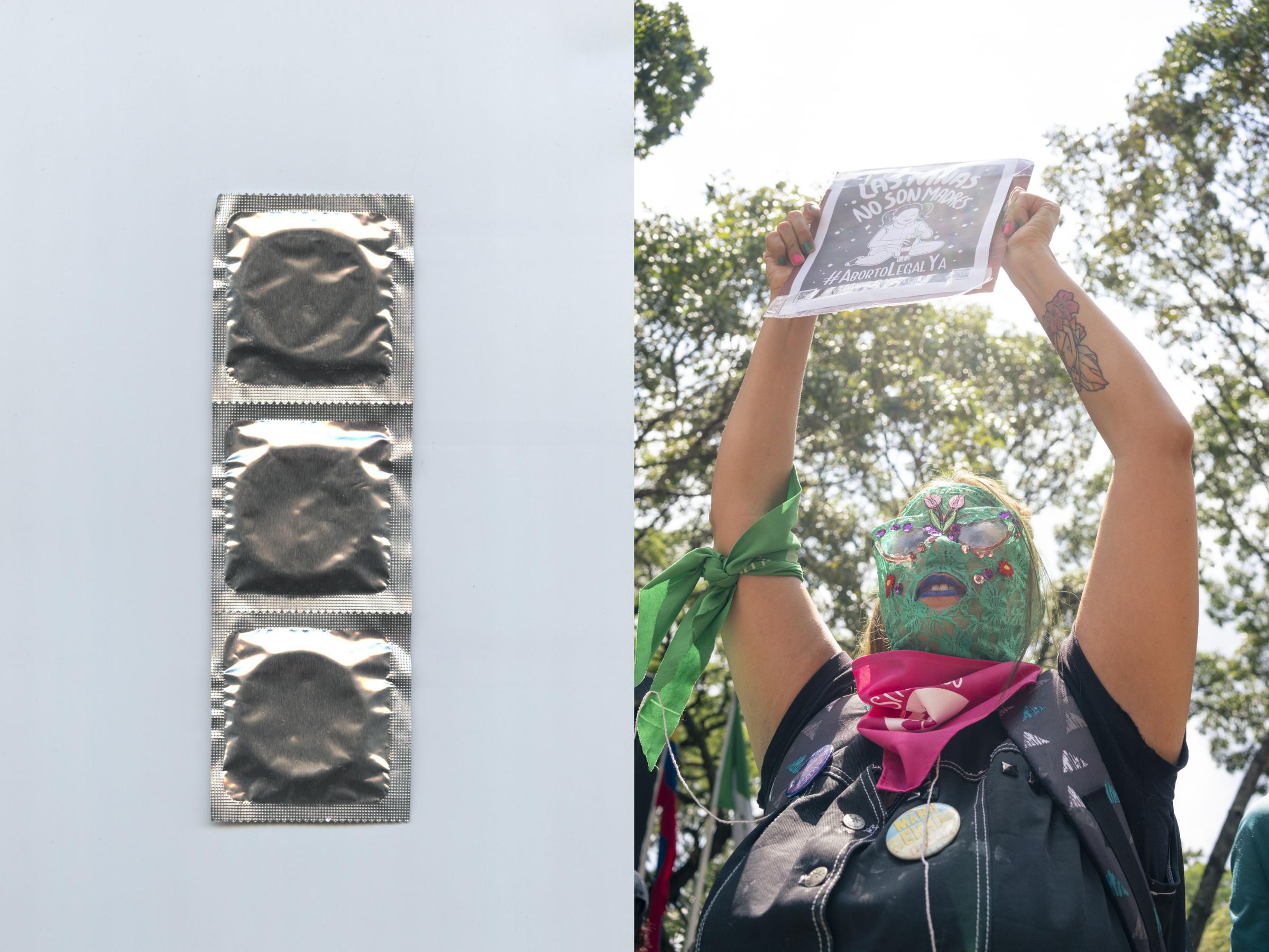 Venezuelan Women March to Repeal Prison Sentences For Those Who Abort and Their Companions | El País -   Photo 1: Condoms handed out at the march for the...