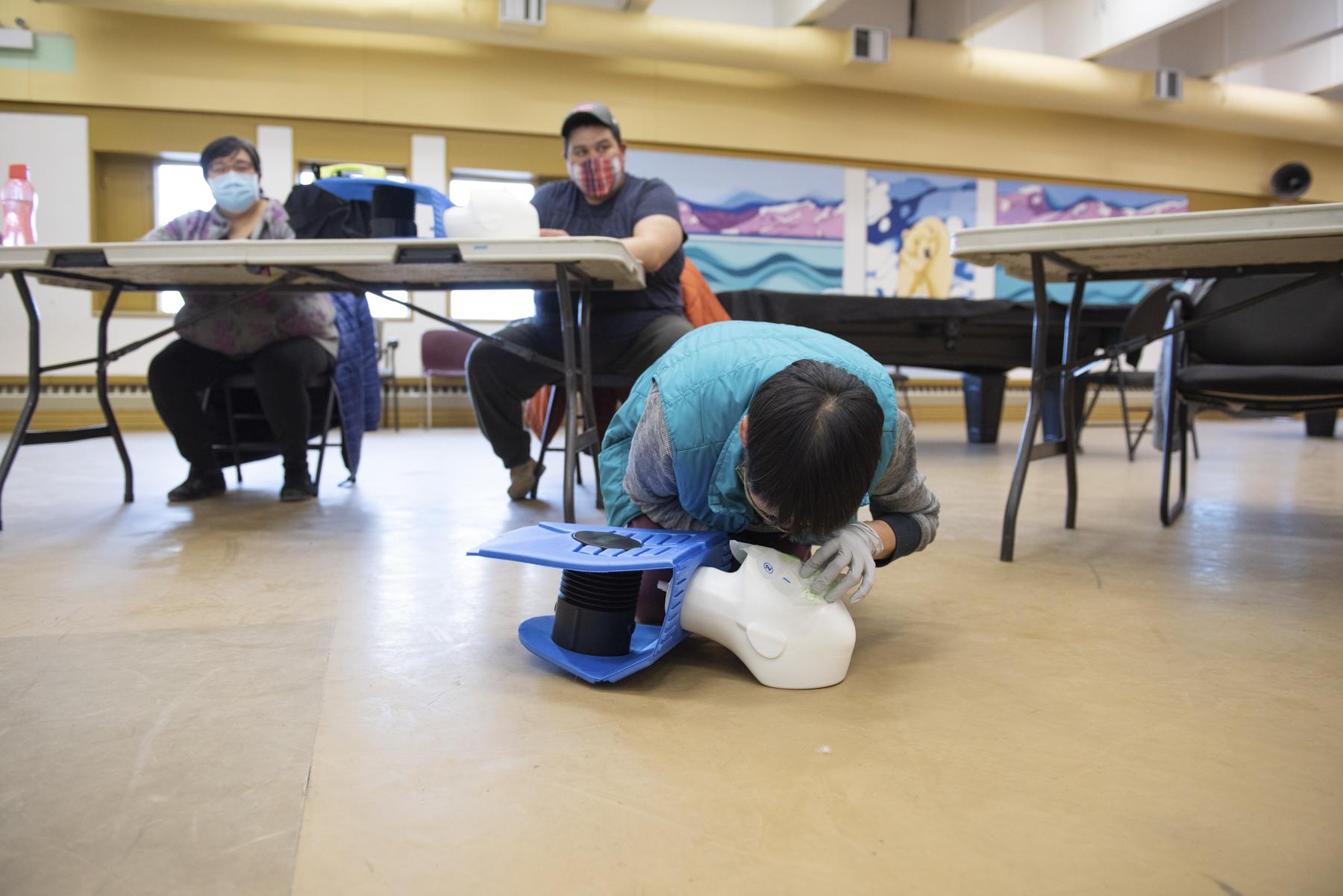 No Place to Grow Old - The Globe and Mail - Looee Veevee does first aid and CPR training at the...