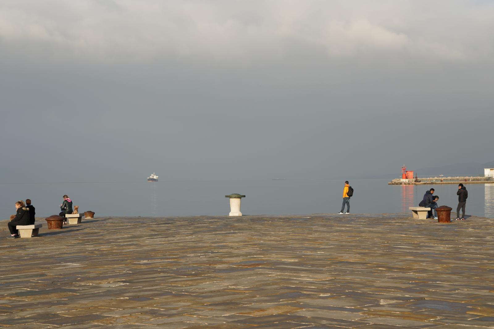 Harbor Serenity: Afternoon at Audace Quay