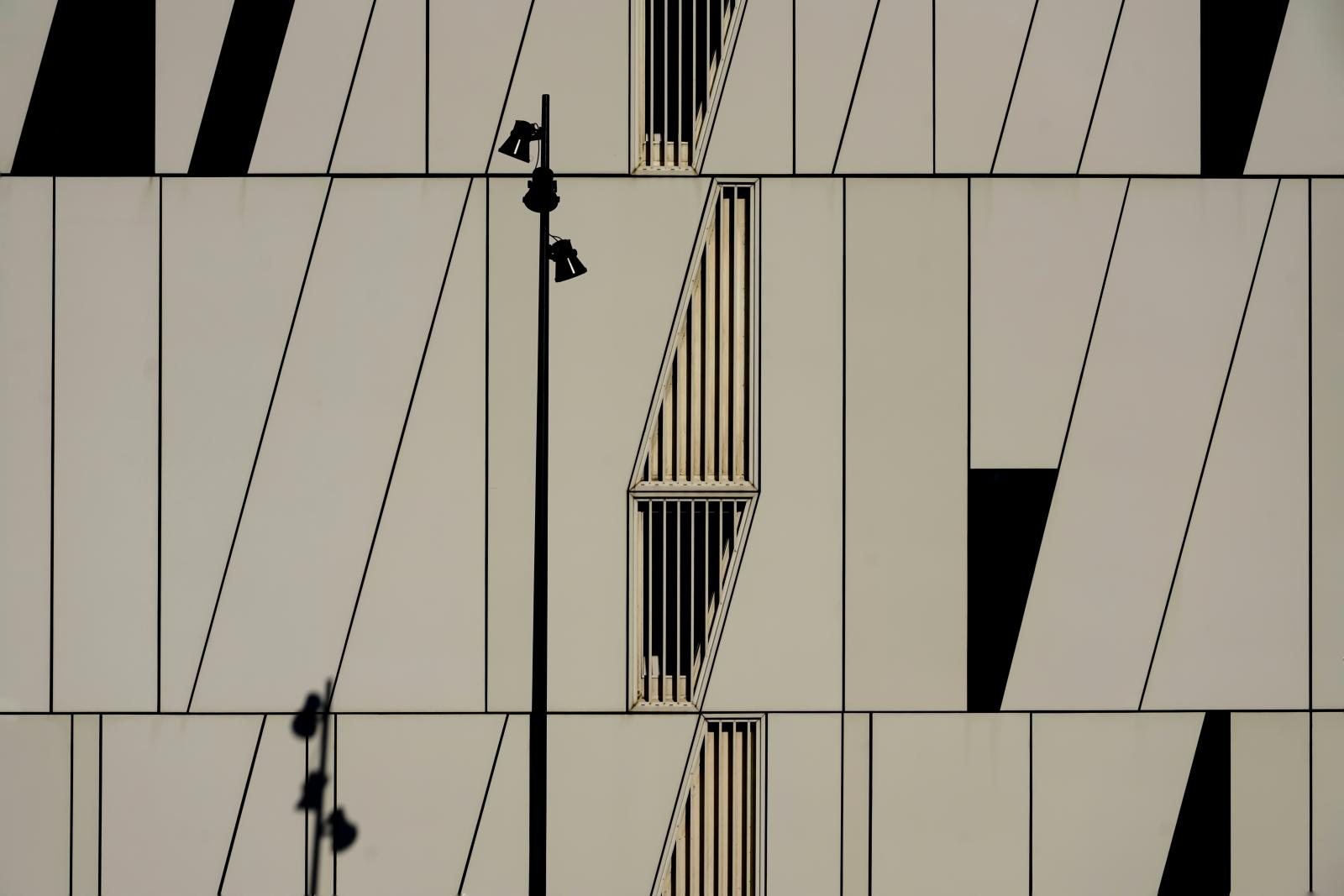 Geometric Play: Dynamic Facade