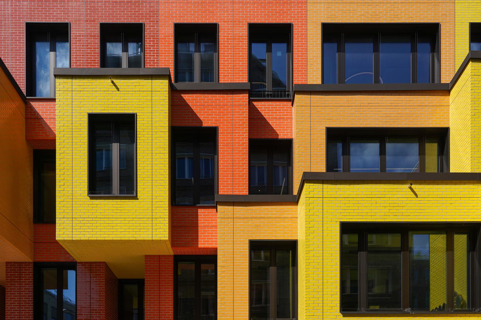 Colored Clinker: Brick Facade (2)