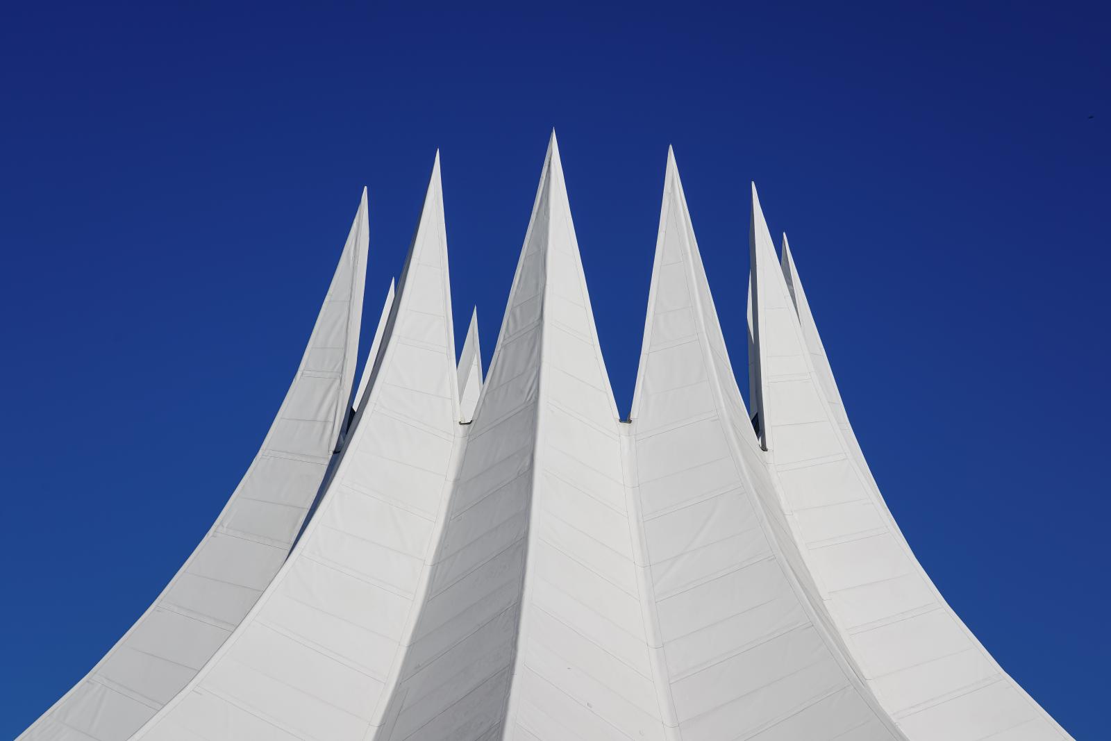 Architectural City Tours: Futuristic Oasis, Berlin Tempodrom