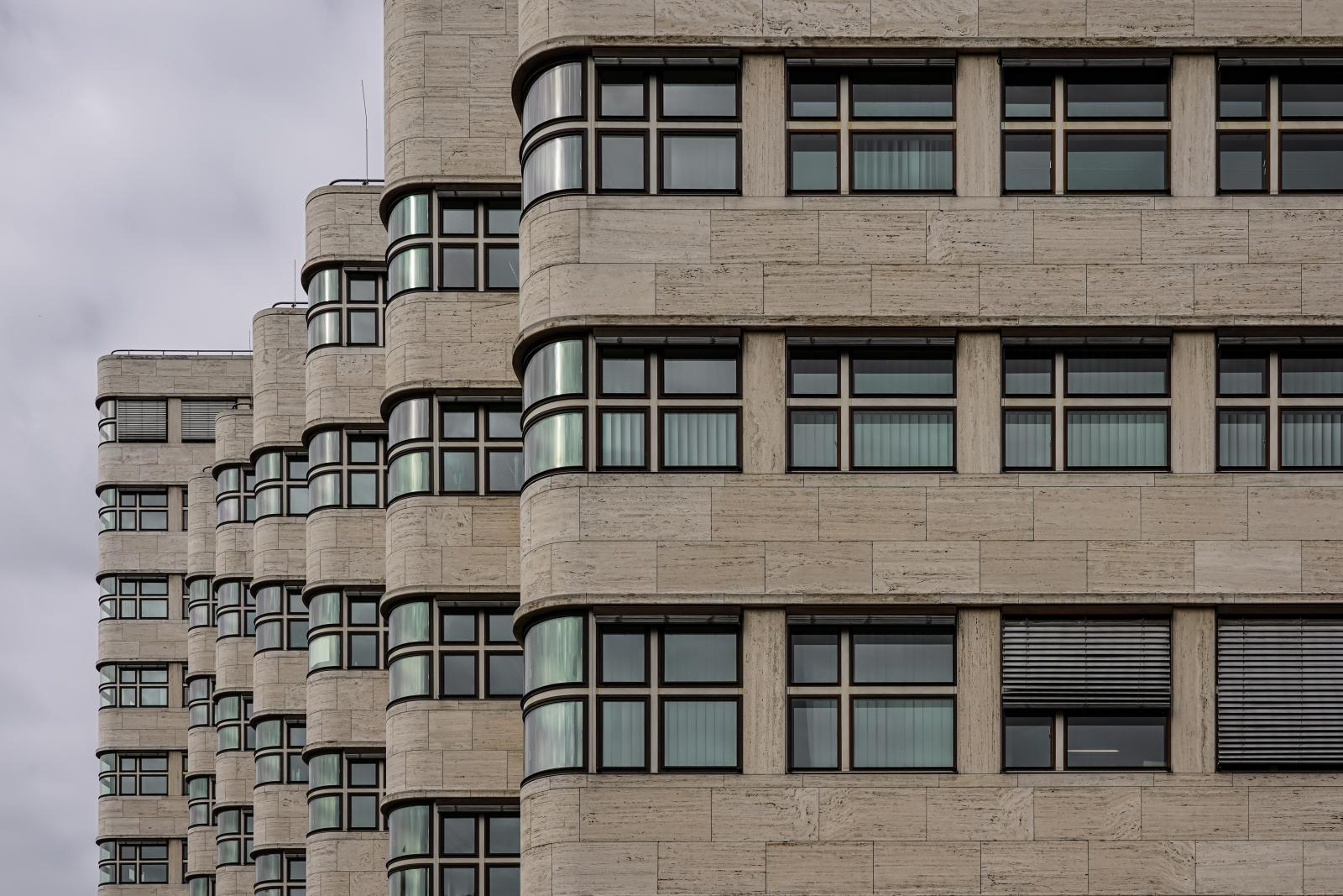 Architectural City Tours: Berlin. Shell House. Symphony of Curves: Modernism Embodied in Stone