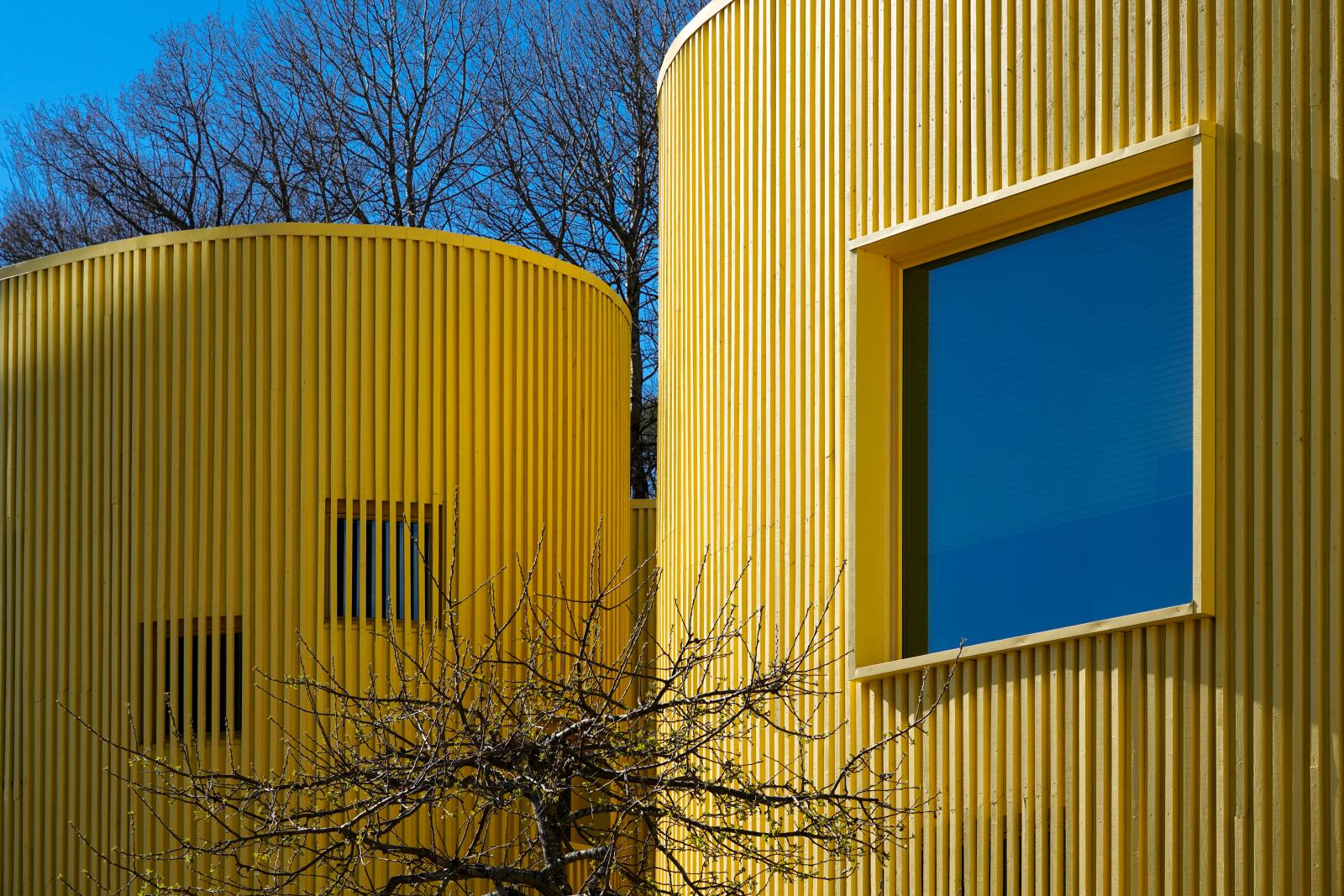 Architectural City Tours: The Förskolan Paletten Stockholm. Organically curved Timber Facades