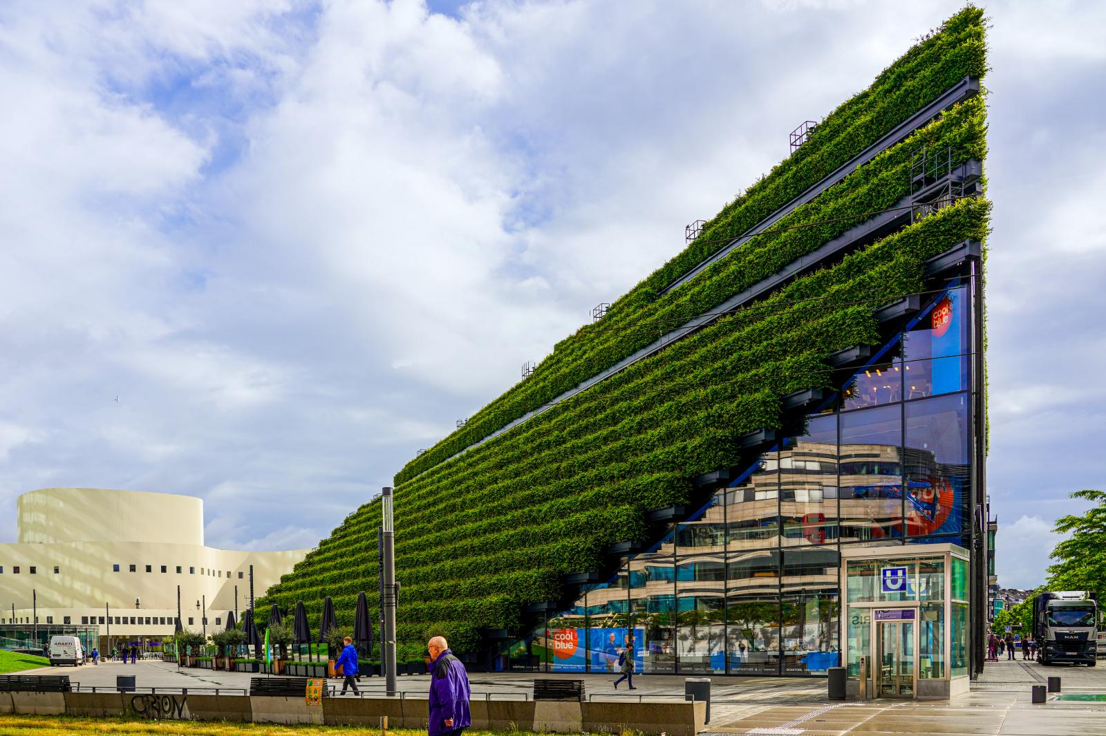 The Living Walls of Düsseldorf: Europe’s largest green Facade