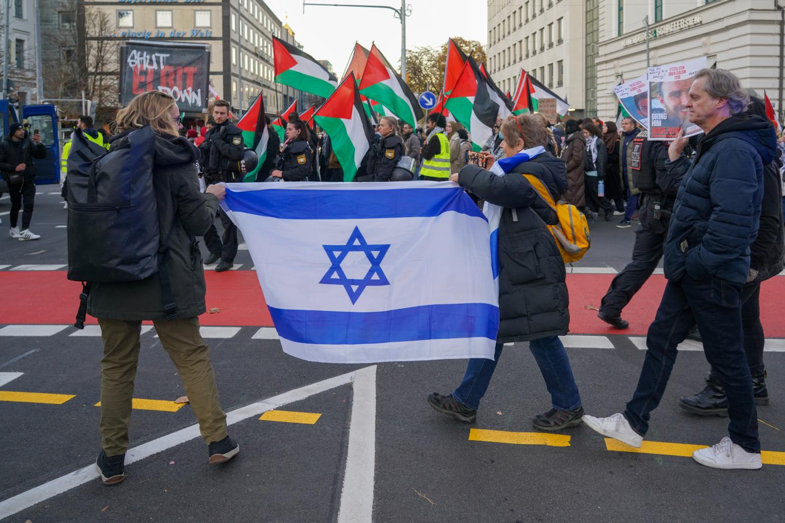  Demonstration in Munich with P...lice presence to ensure safety.