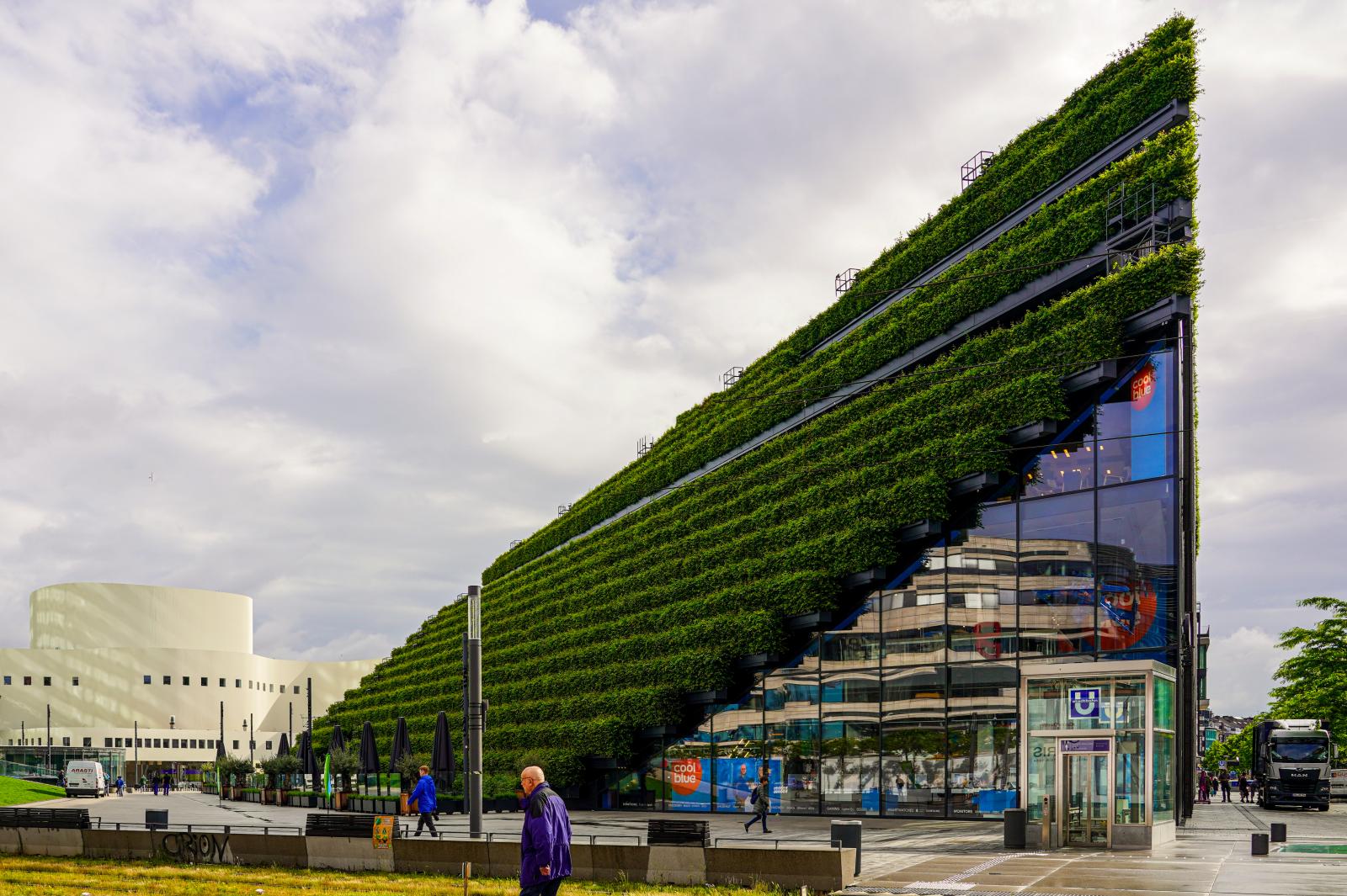 Europe's largest Building with a green Facade to improve the City's Climate