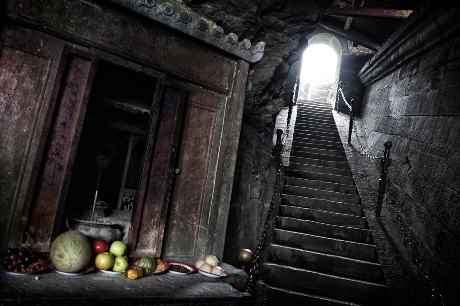 Art and Documentary Photography - Loading _ELU8812_oo.jpg