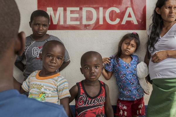 Between conflict and water, the hospital ship of the Pacific Region of Colombia - A group of hopeful children will come from a medical health clinic to receive attention from the...