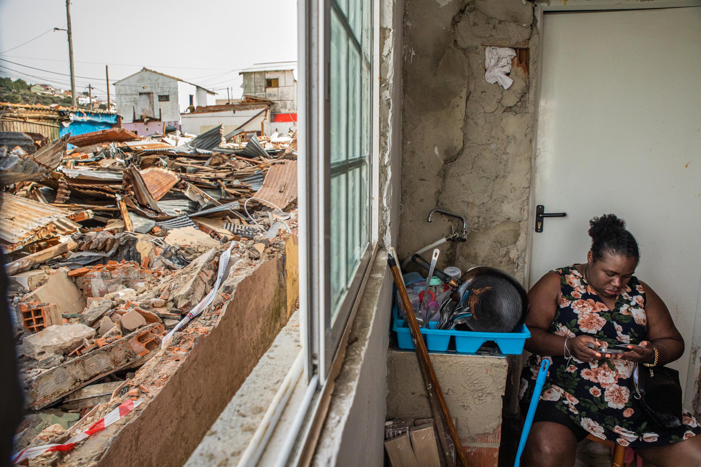 The Aftermath 2º Torrão - A resident's perspective of the house. So far, the...