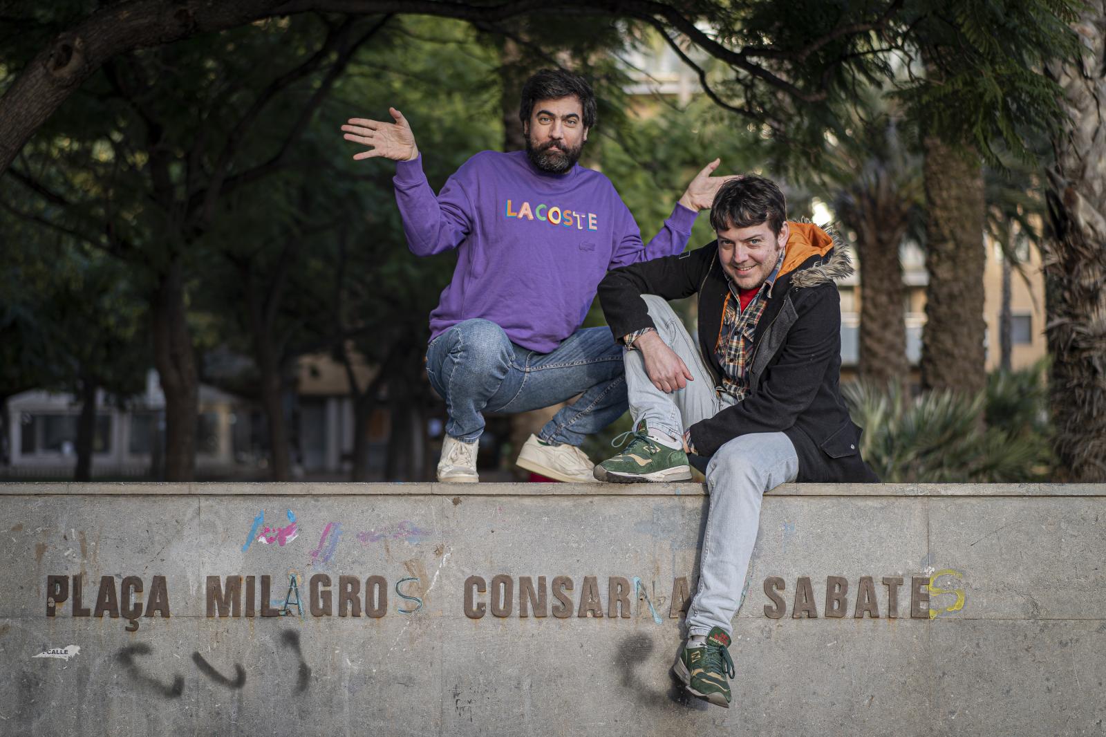 Venga Monjas, a comedy duo and scriptwriters from Barcelona, made up of Esteban Navarro and Xavier Daura. Portrait for Diari ARA.