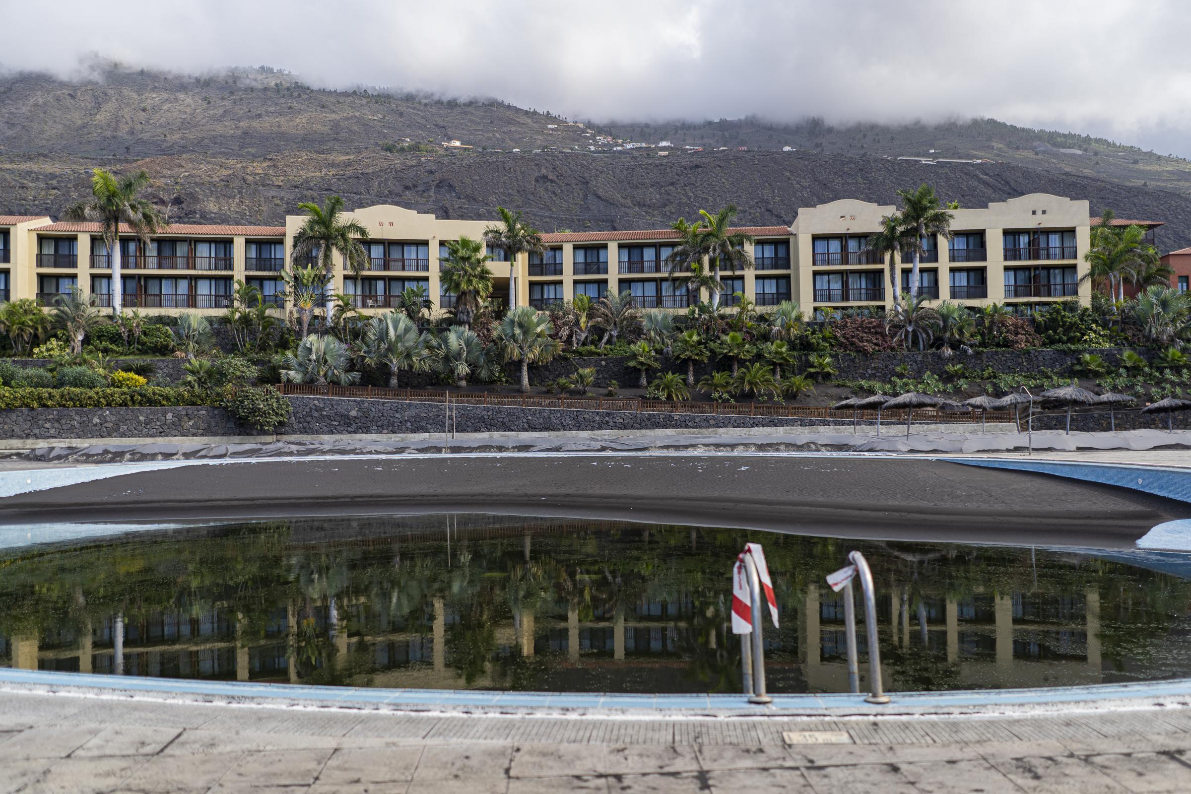 The Hotel La Palma &amp; Tenegu&iacute;a Princess, a four-star resort located on a cliff...