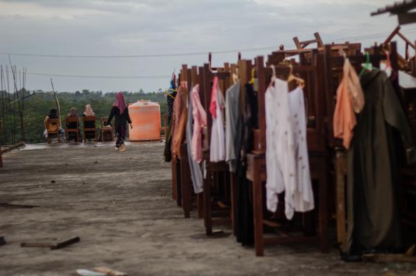 Letter from Jepara - The rooftop has become a favorite place for Santriwati to hang out with friends and dry clothes.