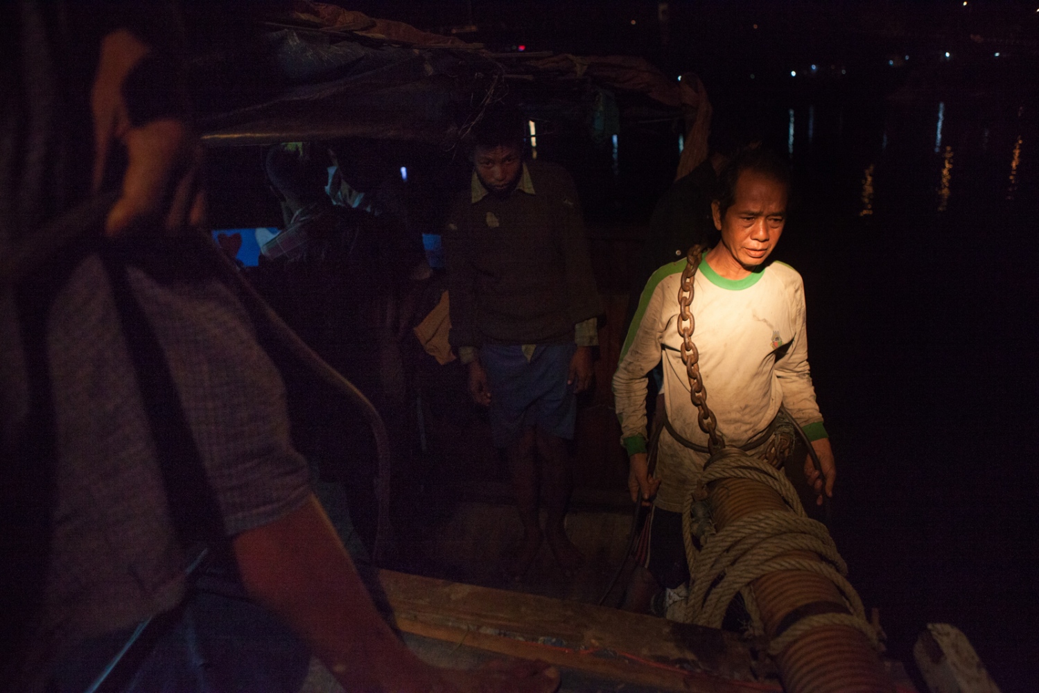 Myanmar's Salvage Divers - ...