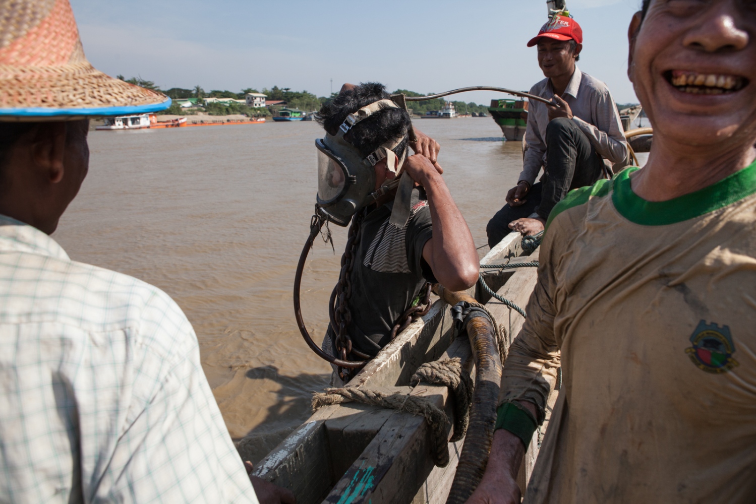 Myanmar's Salvage Divers - ...