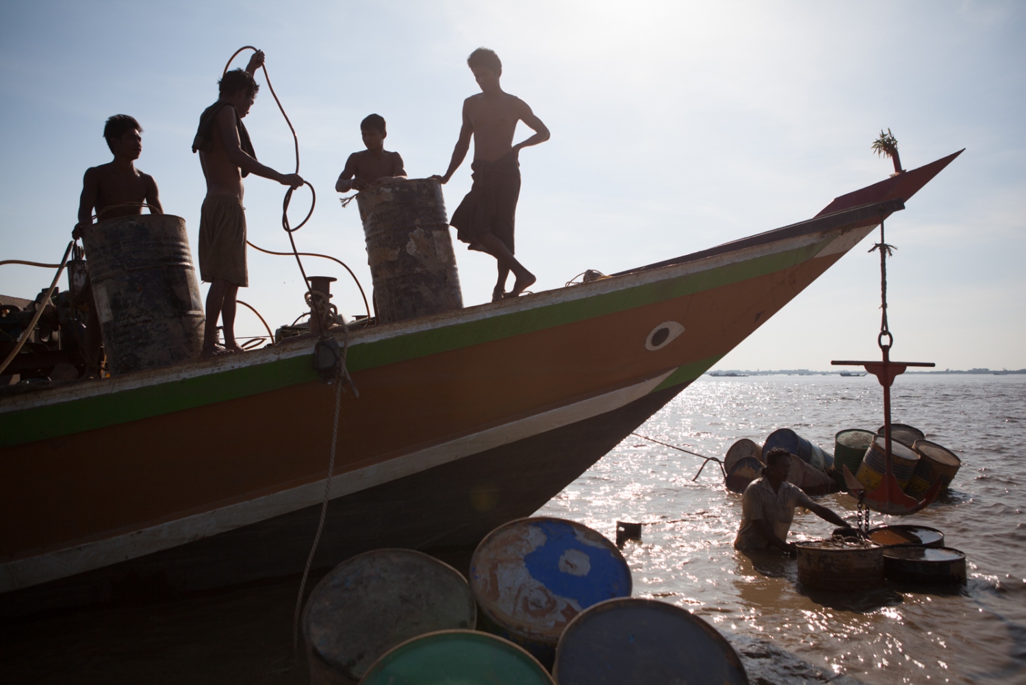 Myanmar's Salvage Divers - ...