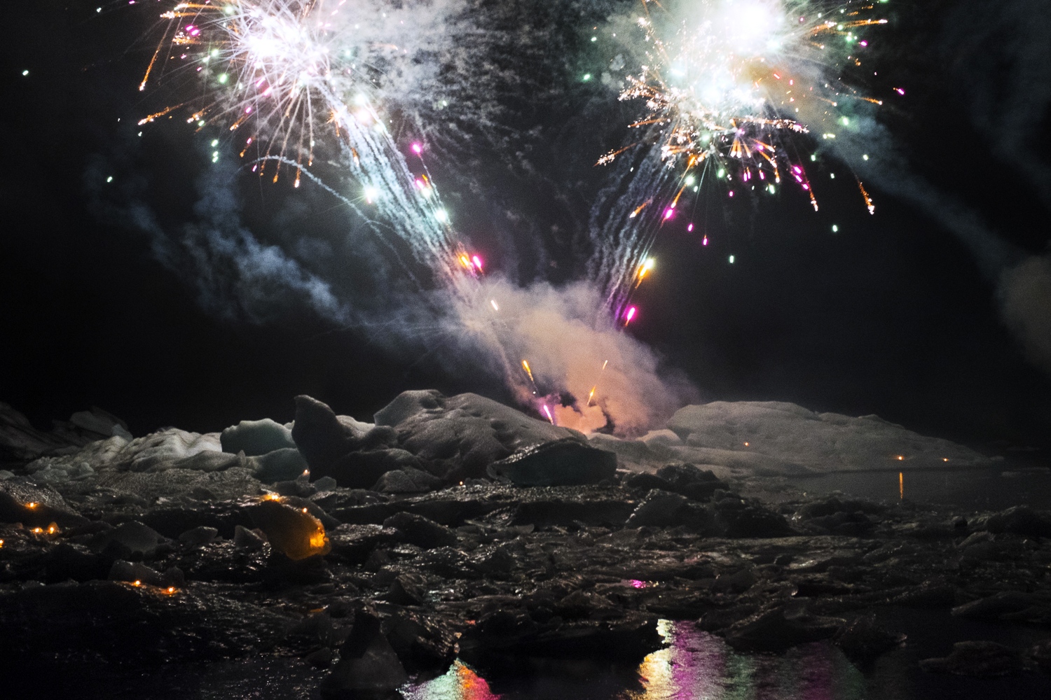 Iceland - Fireworks, JÃ¶kulsárlÃ³n                 
