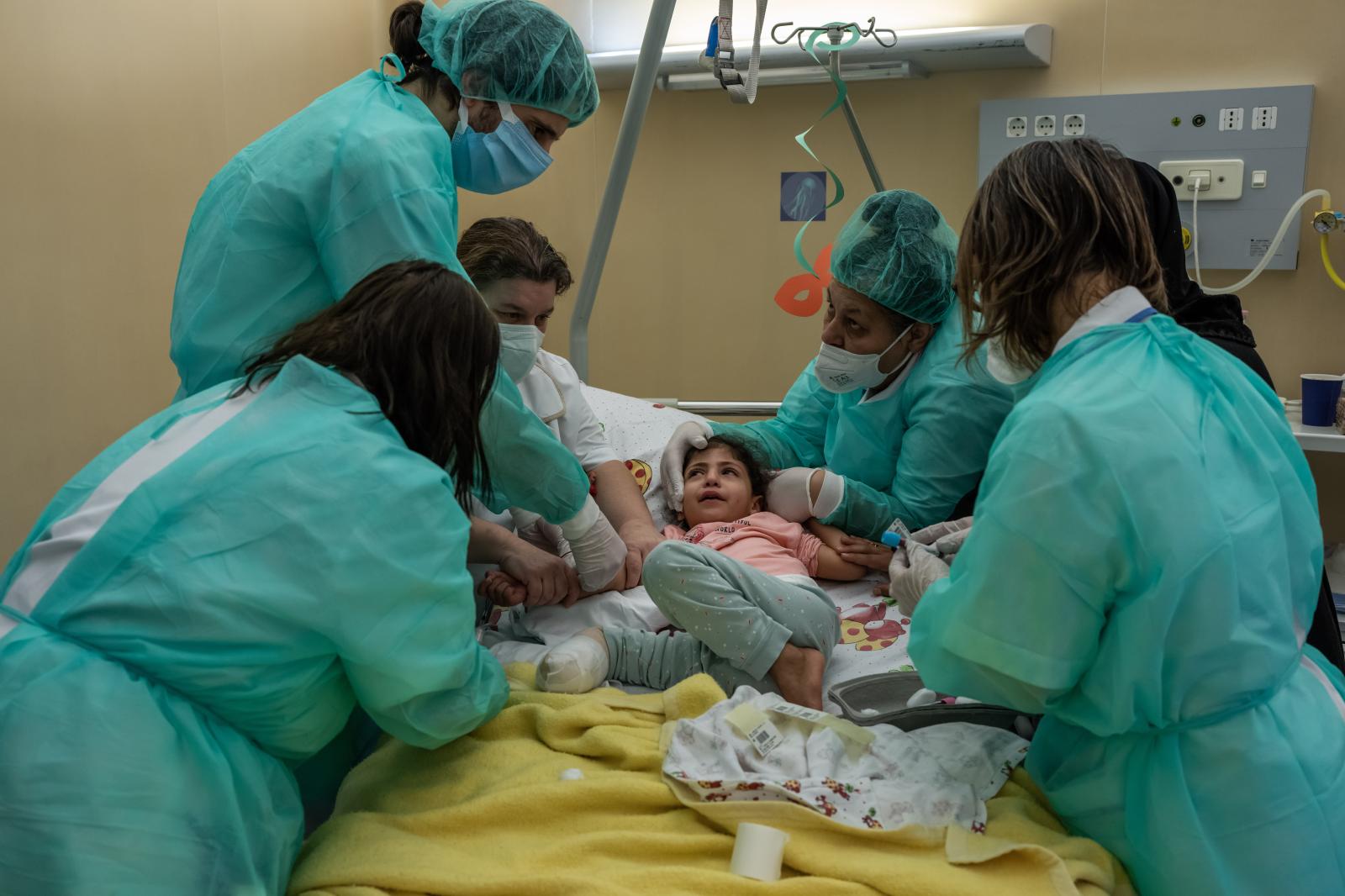 Italian nurses try to find a ve...The New York Times) Bologna ITA