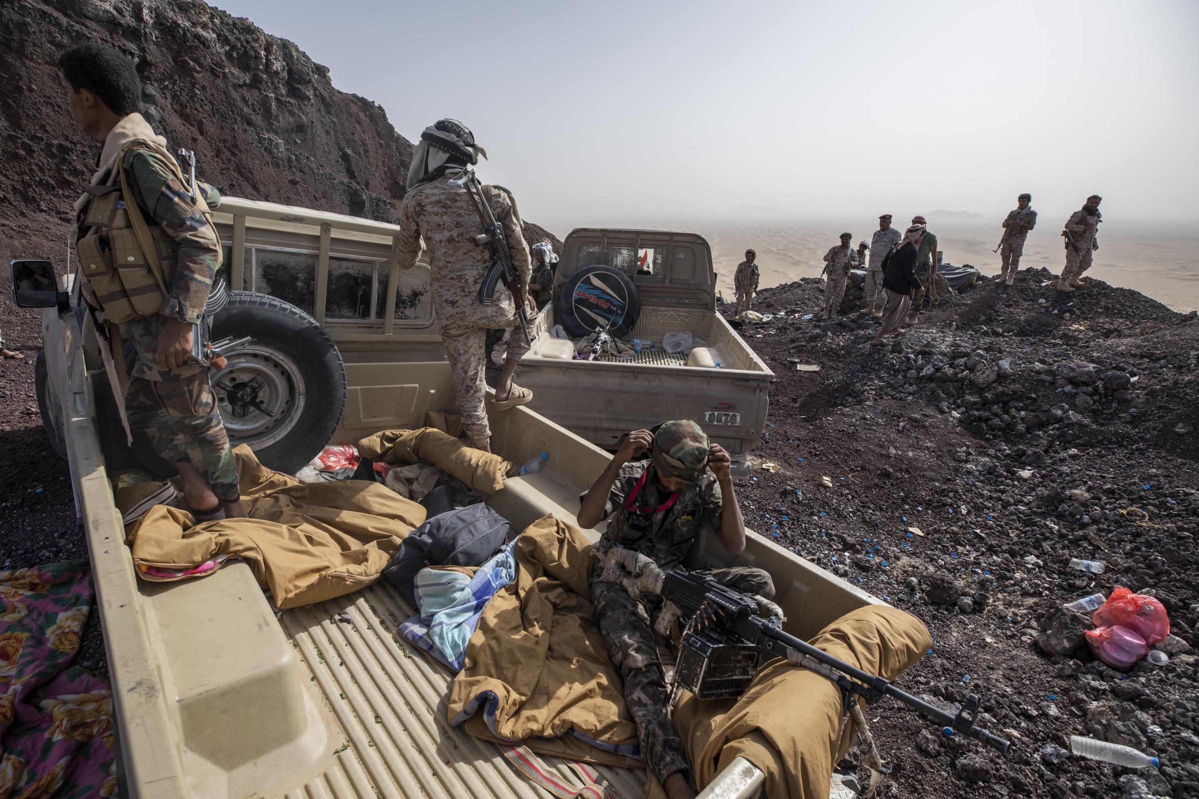 Battle for key city Marib intensifies -  Yemeni fighters on the Kassara front line. 