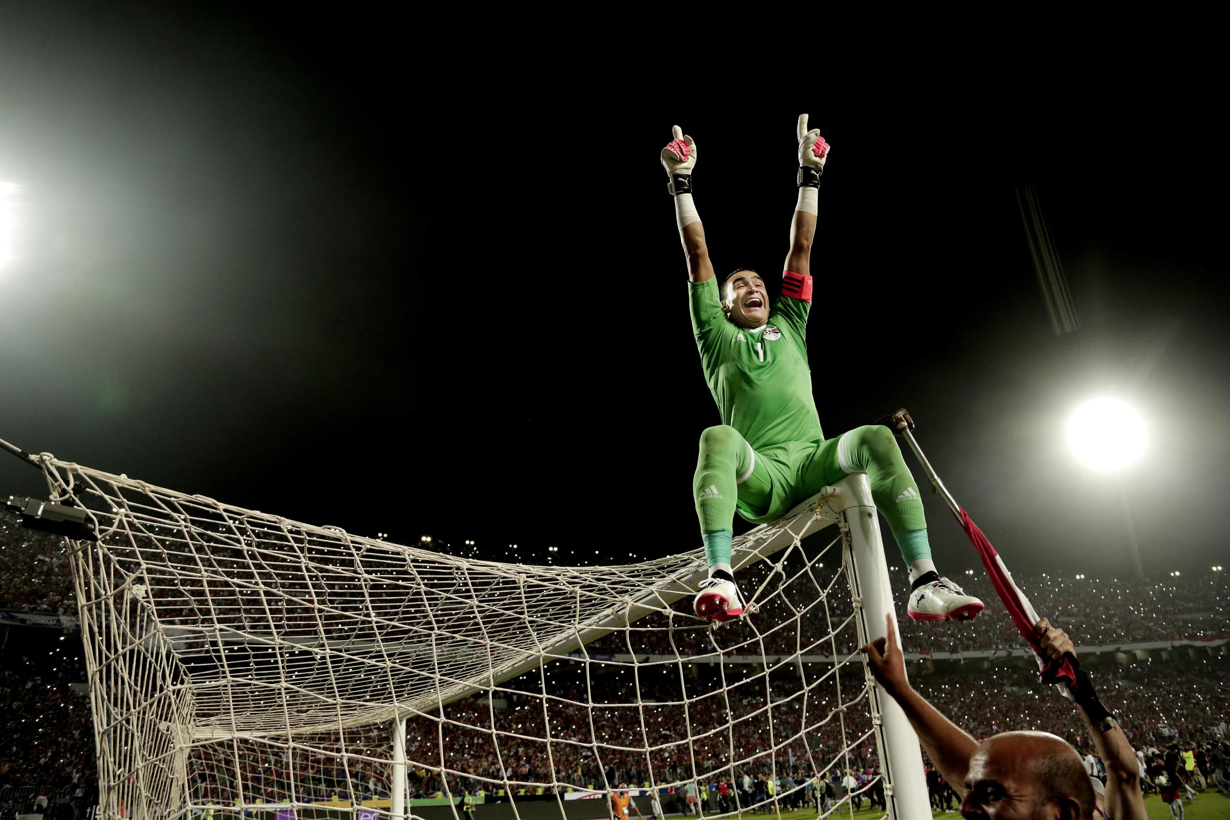 Salah's late goal takes Egypt to 2018 Russia World Cup -  Egypt's goalkeeper Essam El Hadary celebrates. 