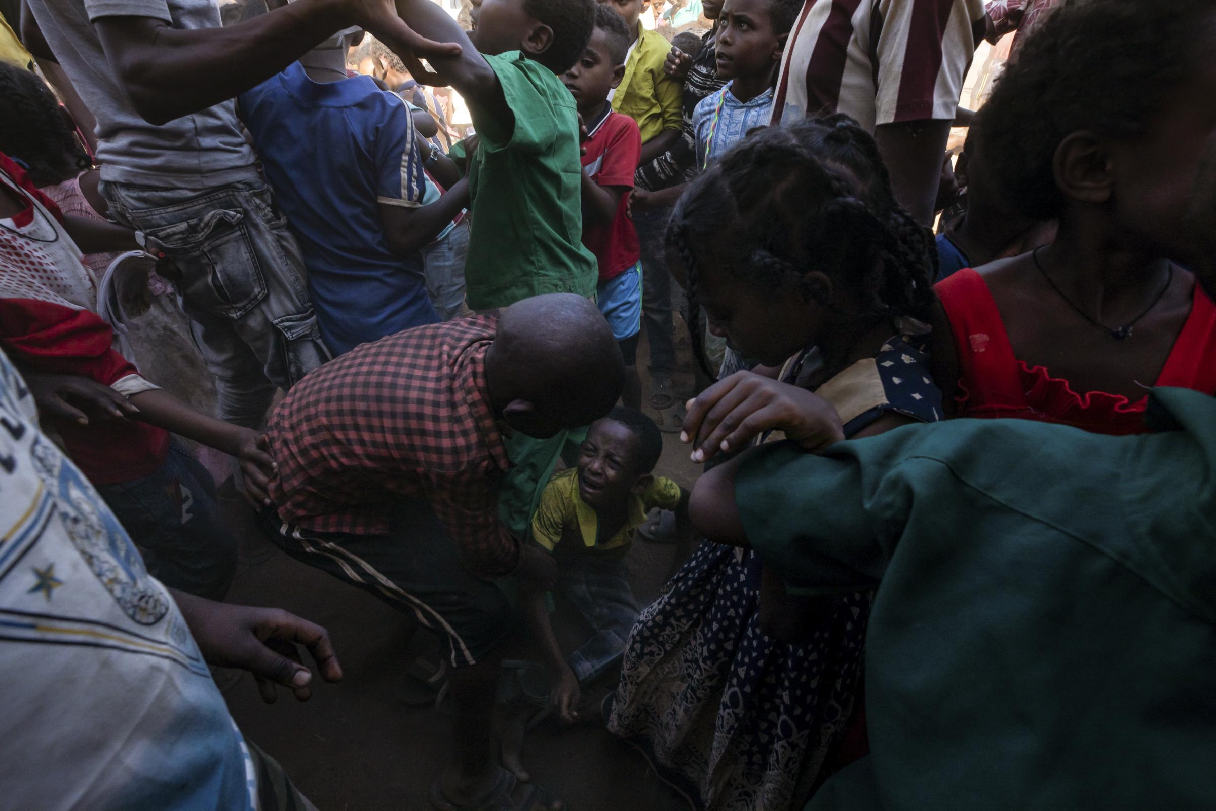 War forces thousands of Tigrayan's into Sudan - Tigray children fight over medical masks and sanitizer...