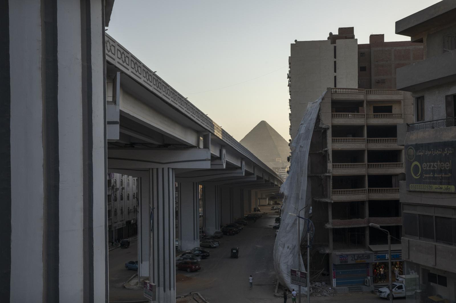  The massive road construction ...ded cities, in the Giza, 2021. 