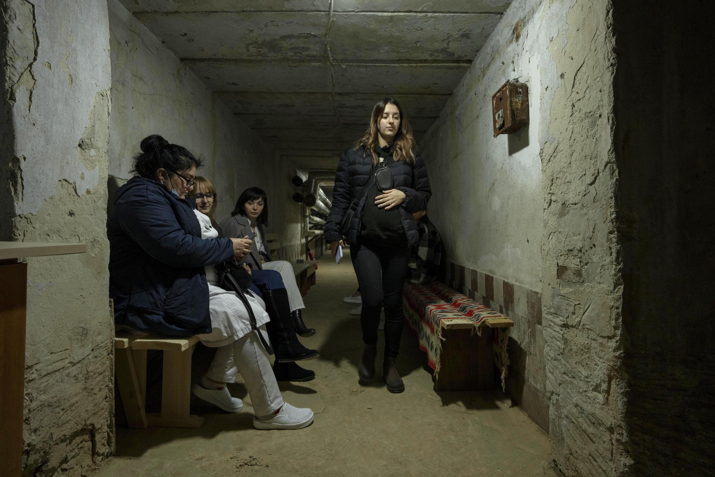  Kateryna Galmalova, 32-week pregnant displaced from Mykoliav, &nbsp;in the bomb shelter as the air sirens go off, at the &nbsp;Lviv state regional perinatal center. 