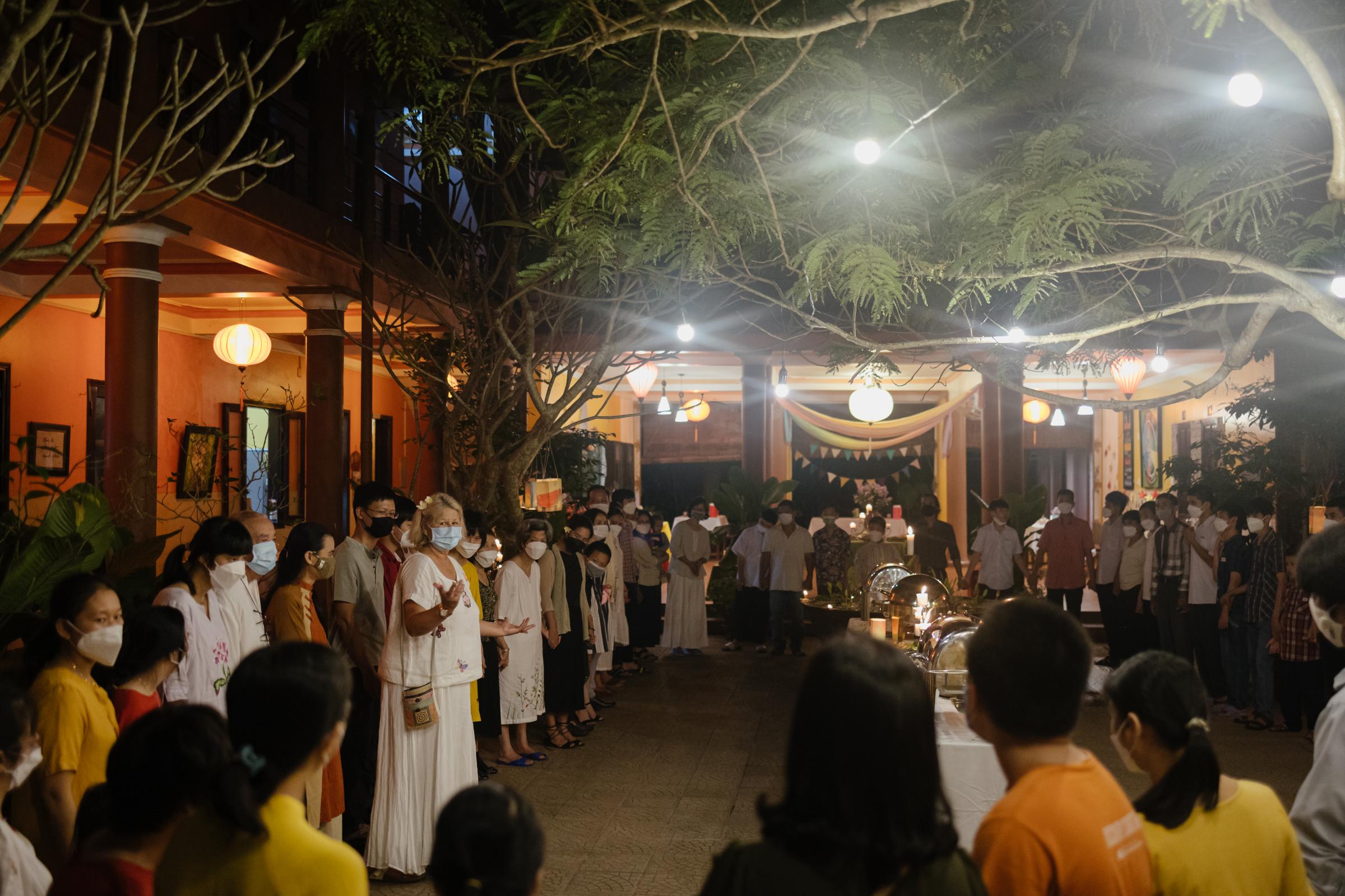 13th anniversary of Peaceful Bamboo Family (Tinh Truc Gia) - Madam Lisi Ha Vinh presented another welcome speech to...