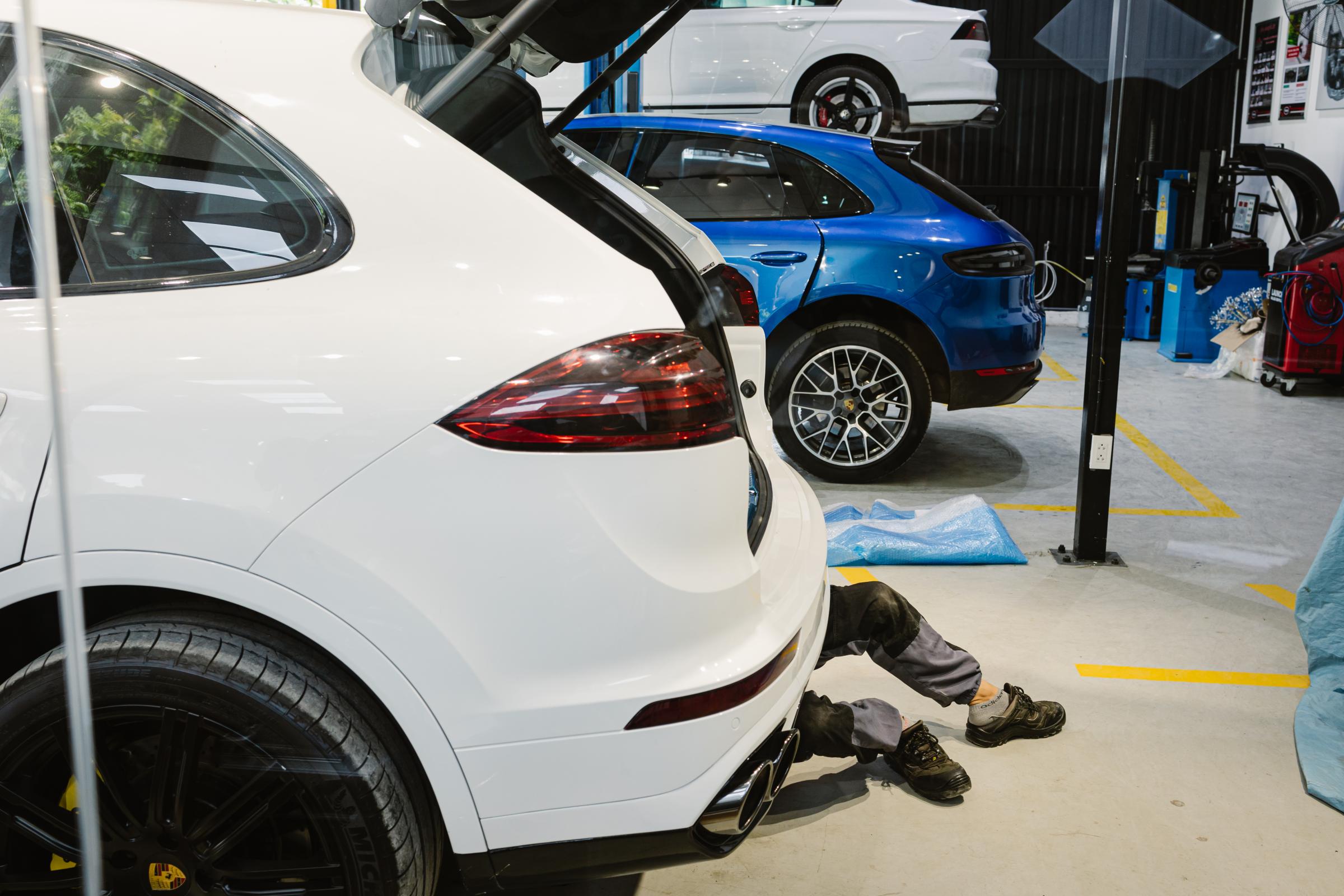 Supercars recharged - A day at a professional car workshop - 