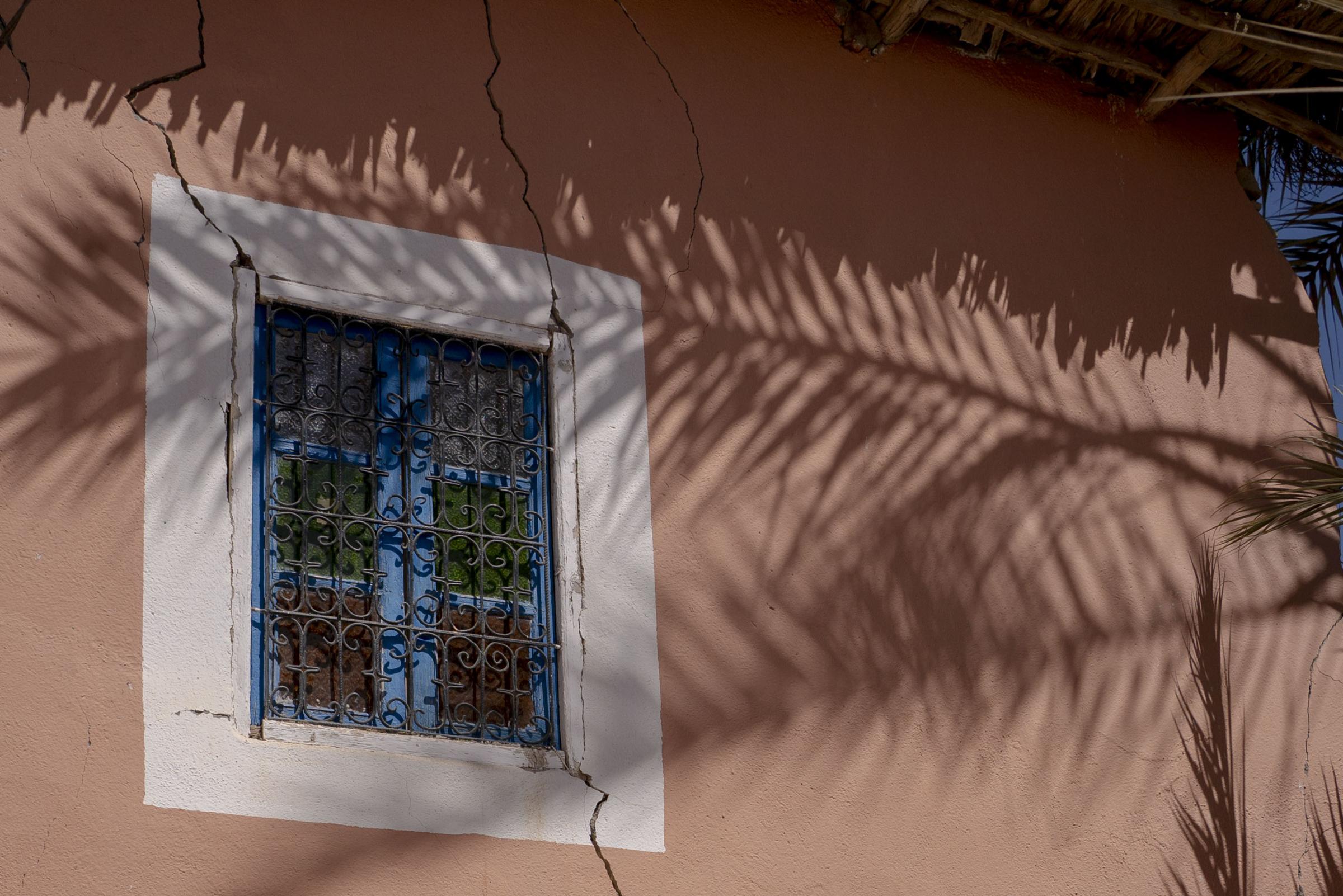Maroc - the shock - La façade de cette maison semble solide. Mais...