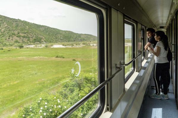 Image from Everyday Turkey - Tourists on the Eastern express, which crosses Turkey....