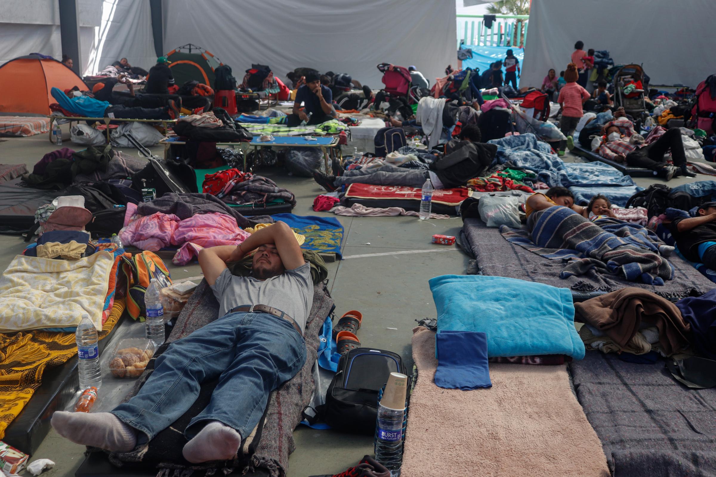 Migrant caravan: Wideline and Quintin -   Most of the members of the caravan stayed at the...