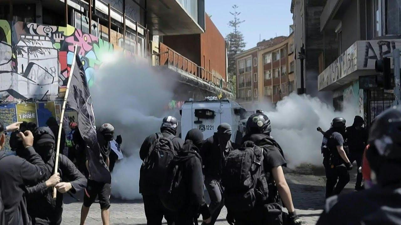 Manifestantes indigenas chocan con polici­a en manifestaciÃ³n en Chile | AFP