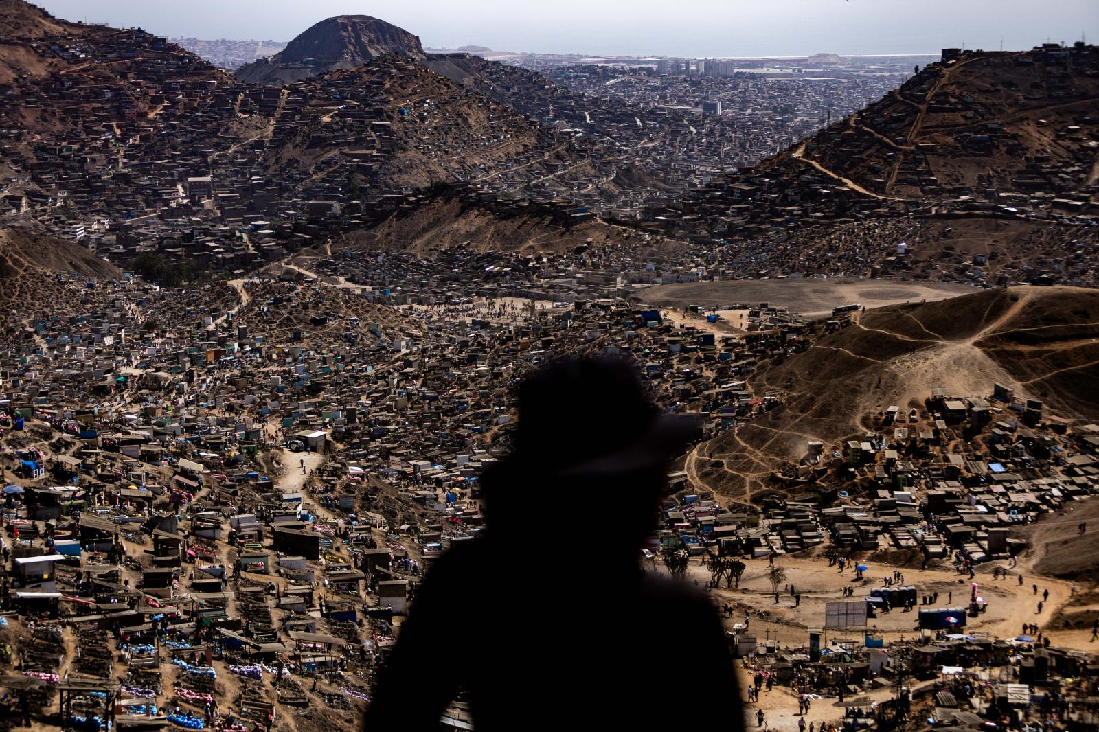 Perú: Día de los Muertos en el cementerio más grande de Sudámerica