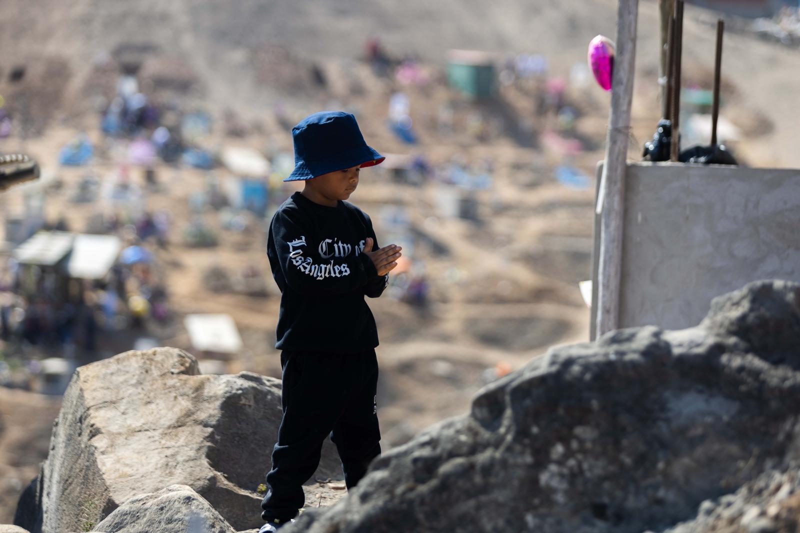 Perú: Día de los Muertos en el cementerio más grande de Sudámerica