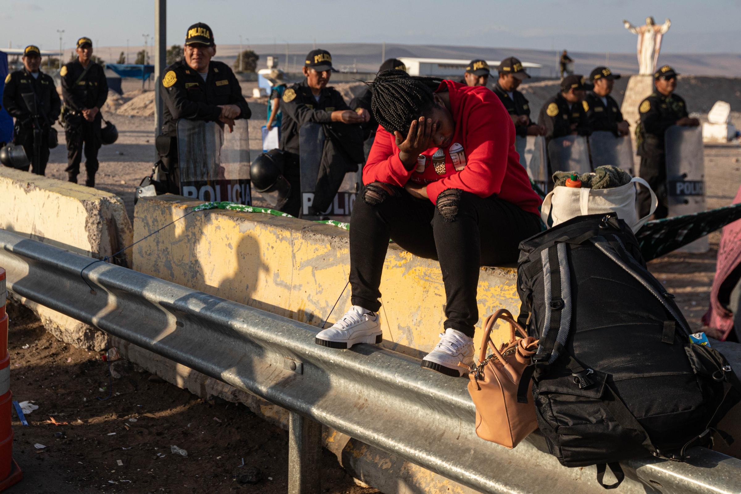 Fear, cold and xenophobia: broken dreams on the Chilean border - Migrants remain stranded at the Chacalluta border crossing, where they hope to resolve their...